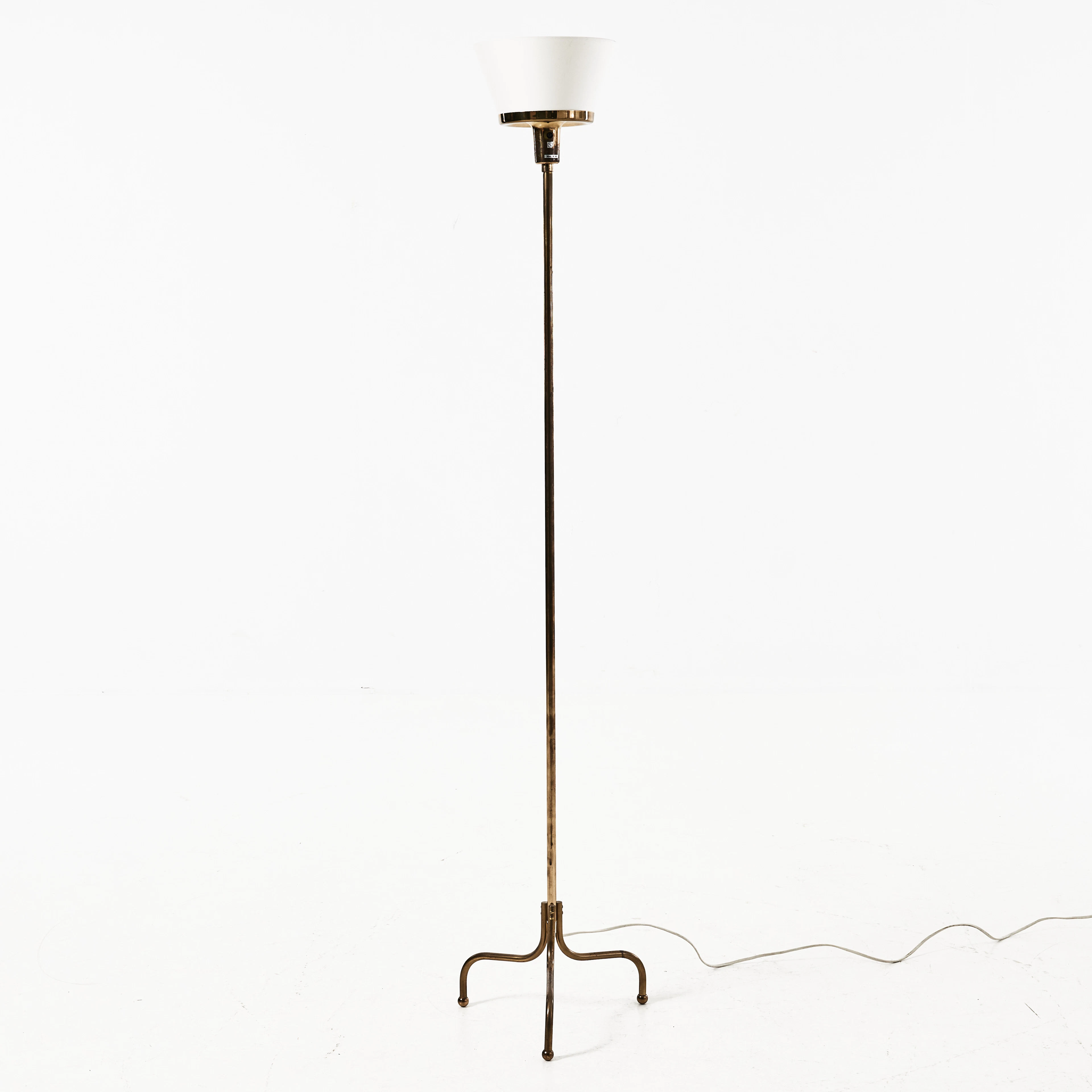JOSEF FRANK. Golvlampa, Firma Svenskt Tenn, mässing, modell 2424