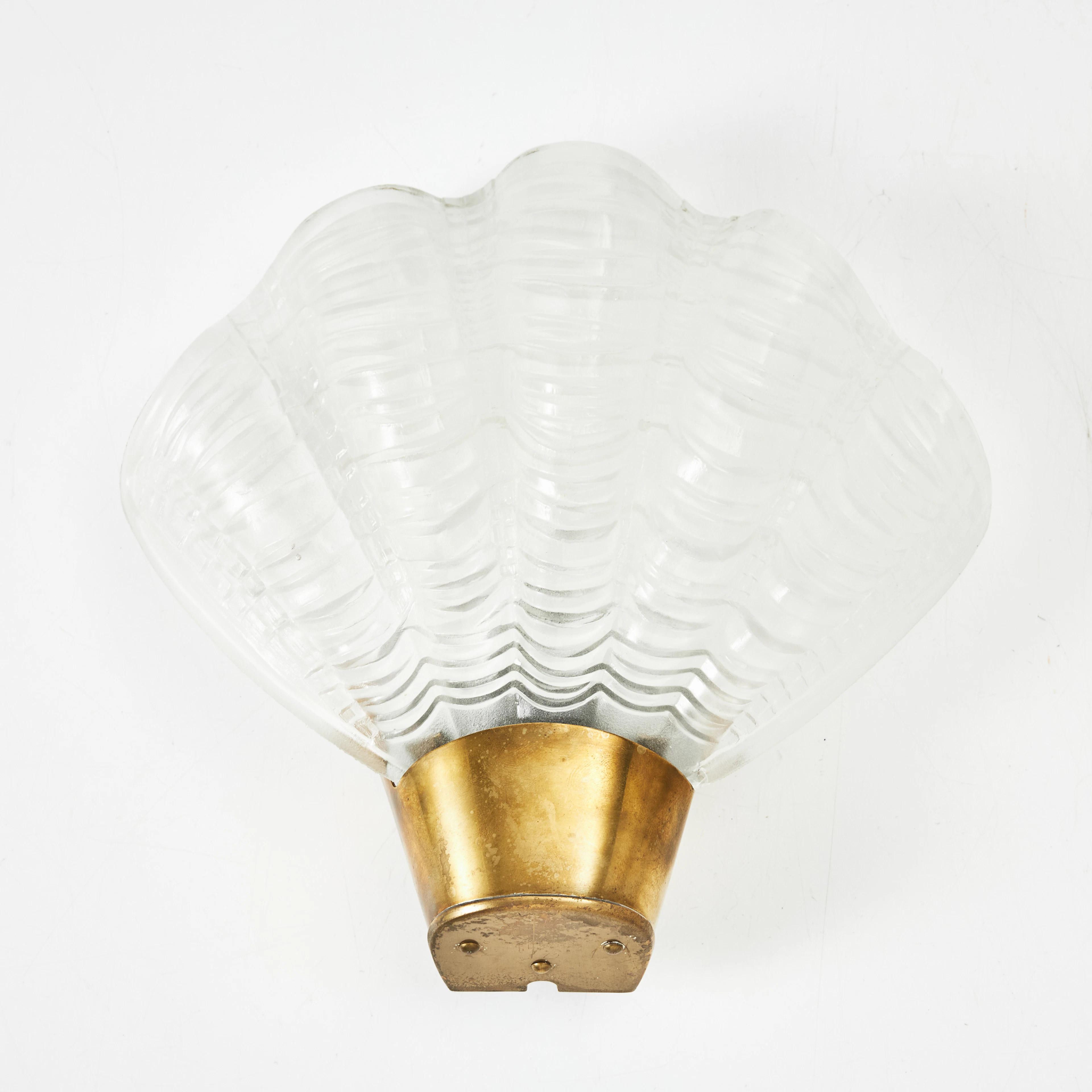 VÄGGLAMPA, "Coquille", ASEA, 1930/40-tal, mässing och pressglas.