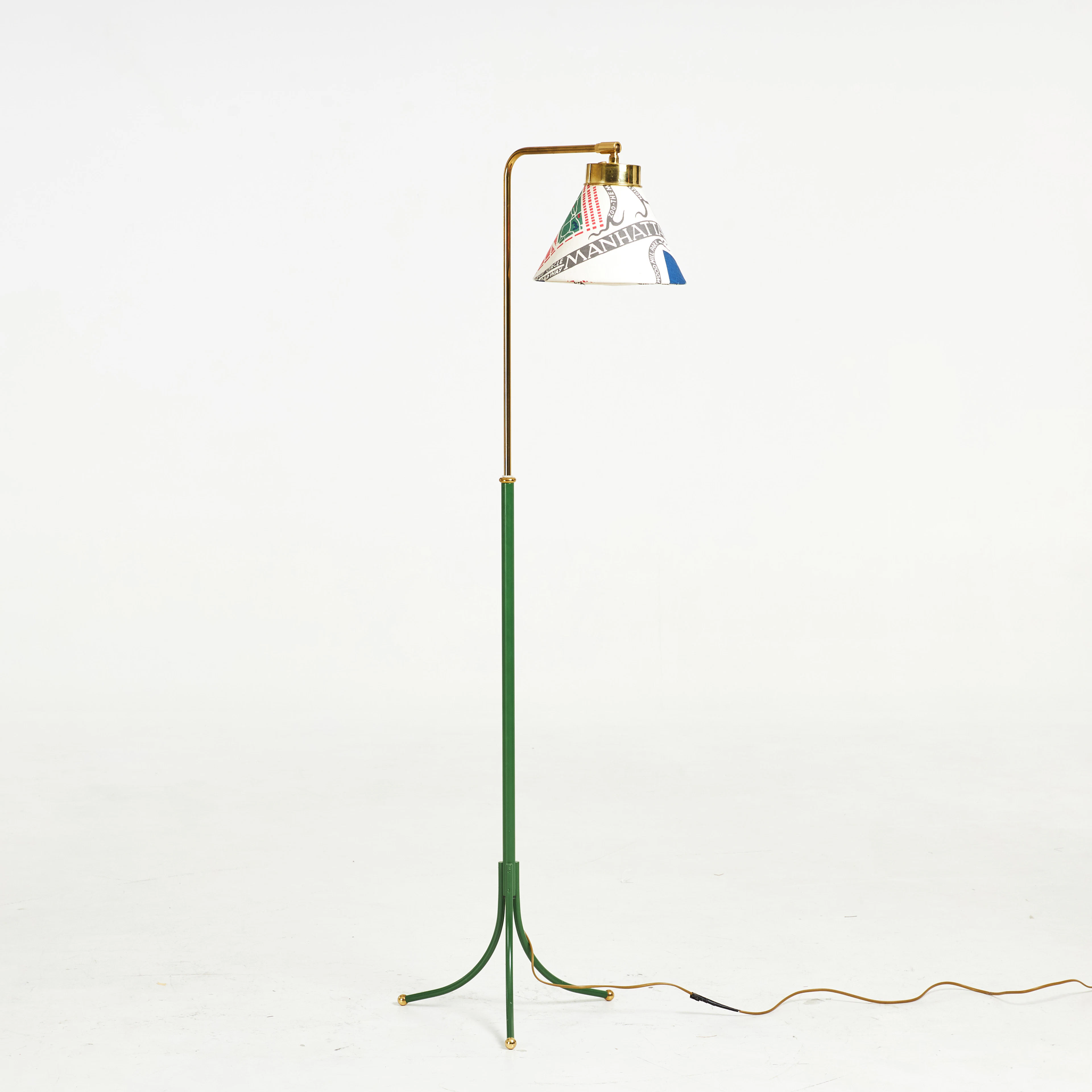 JOSEF FRANK. Golvlampa, no. 1842, stomme i mässing, delvis grönlackerad