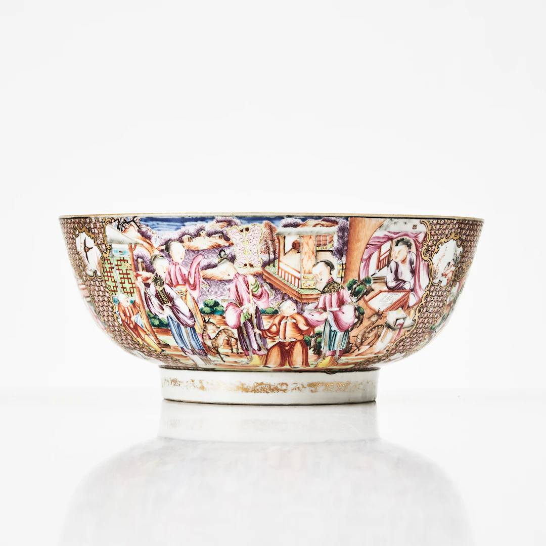 BÅLSKÅL, porslin, Kina, Qianlong (1736-1795), mandarinporslin, famille rose.