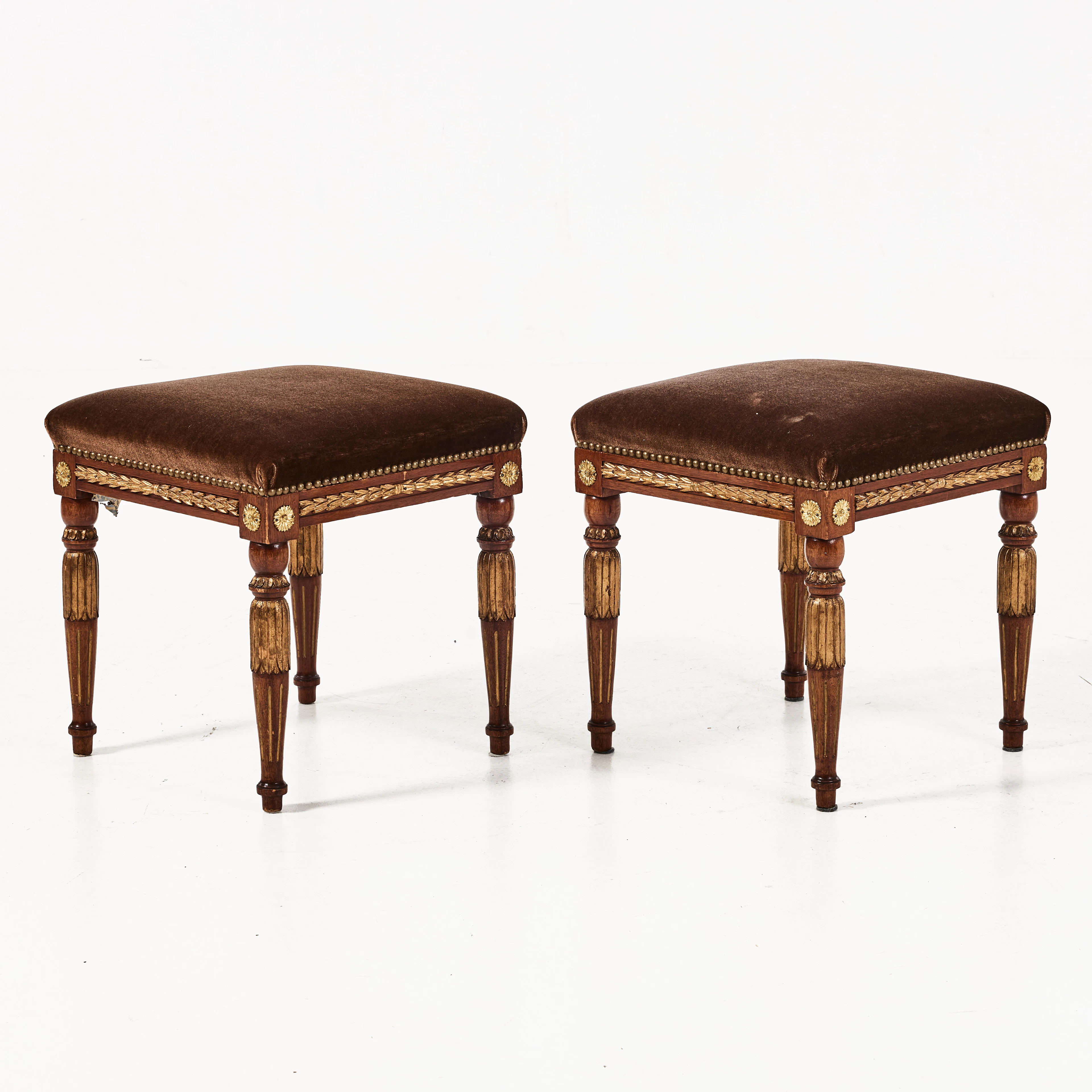 TABURETTER, ett par, mahogny, 1900-tal, gustaviansk stil, förgylld