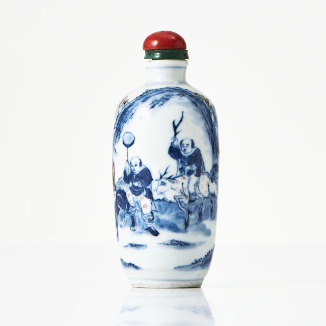 SNUSFLASKA, porslin, Kina, 1800-tal, ovoid form, dekor av figurscen