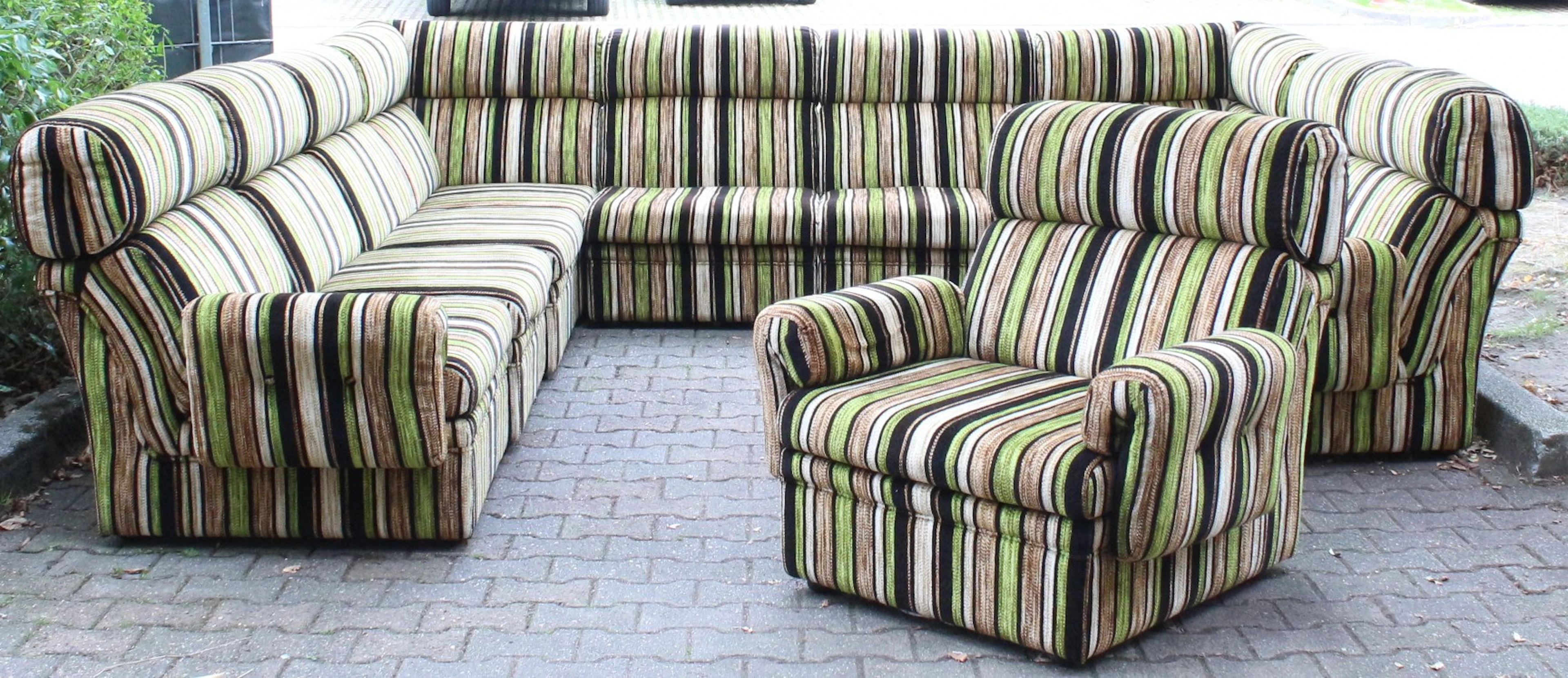 Großes 9-teiliges Modulsofa mit Sessel der 1970er.