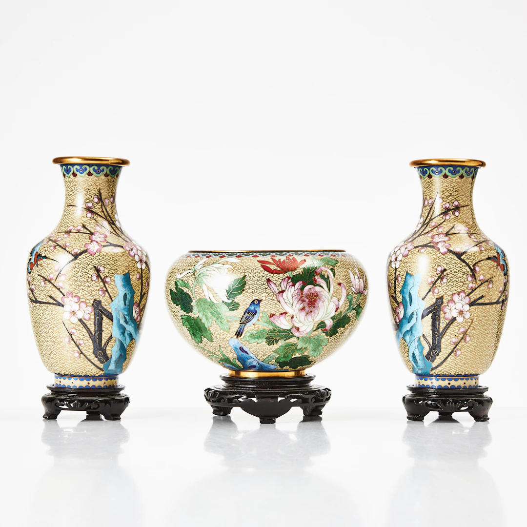 VASER och SKÅL, 3 delar, cloisonné, Kina, 1900-talets andra hälft