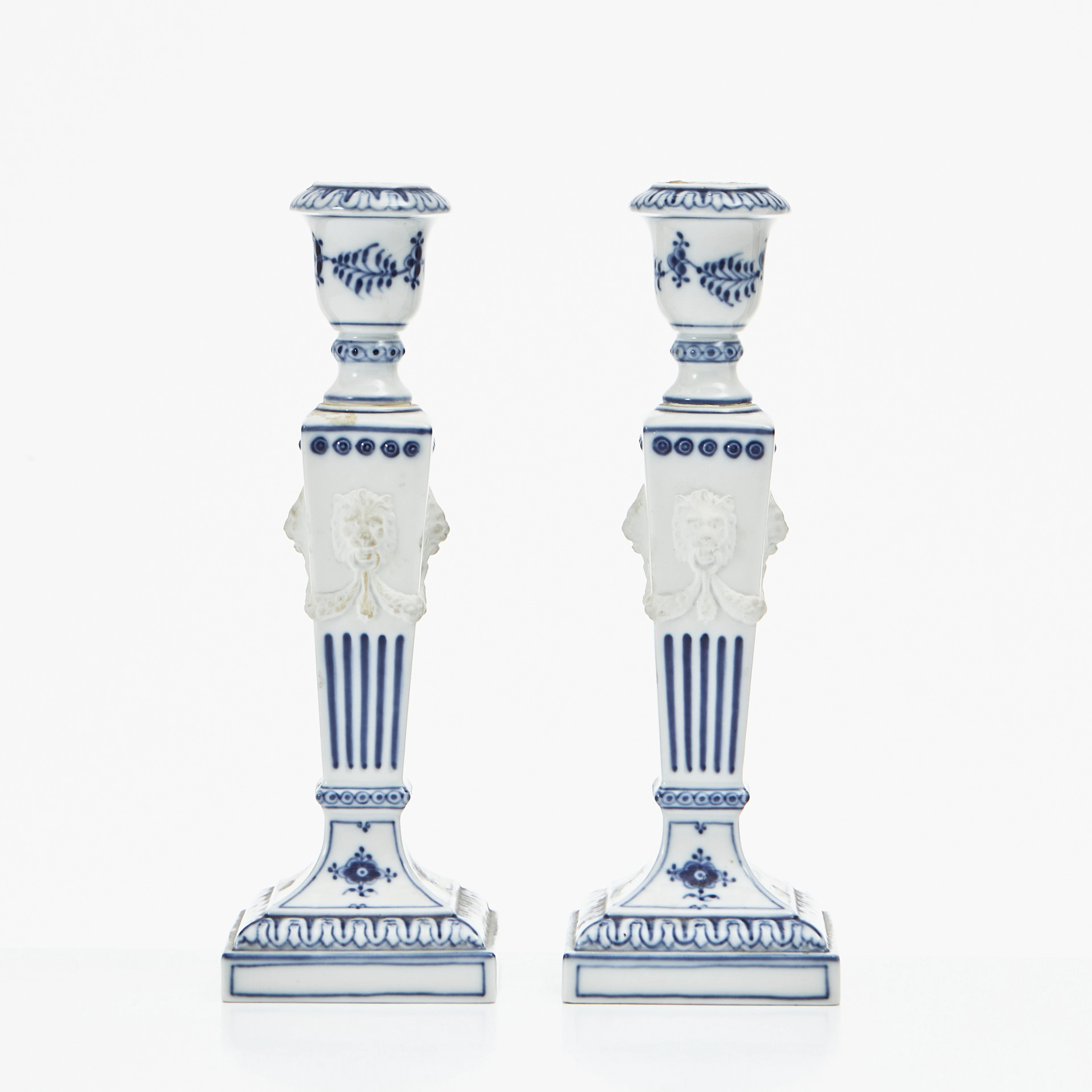 ROYAL COPENHAGEN, "Musselmalet", ljusstakar, ett par, porslin, Danmark
