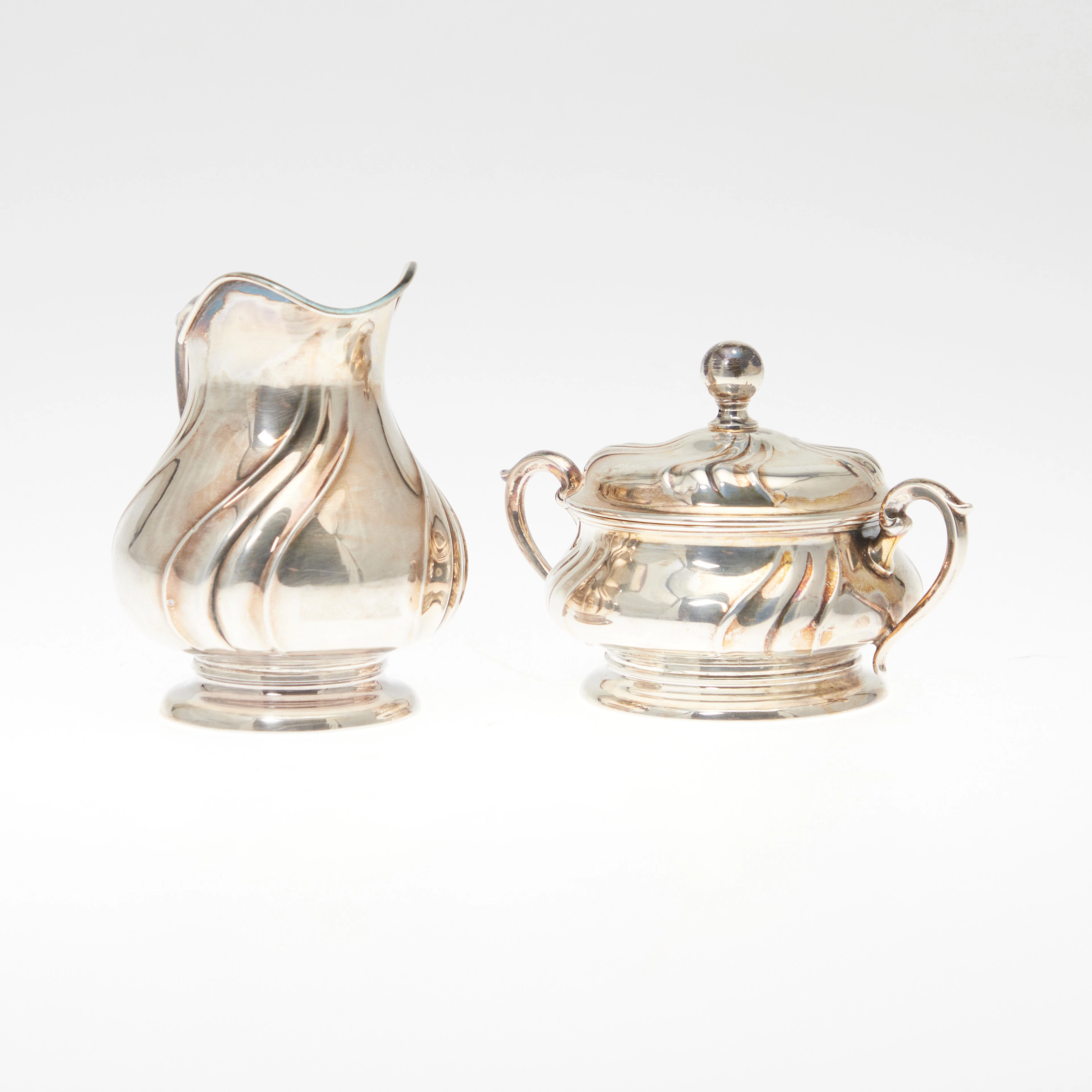 ZUCKERDOSE UND MILCHKÄNNCHEN, 835er Silber, Deutschland (2).