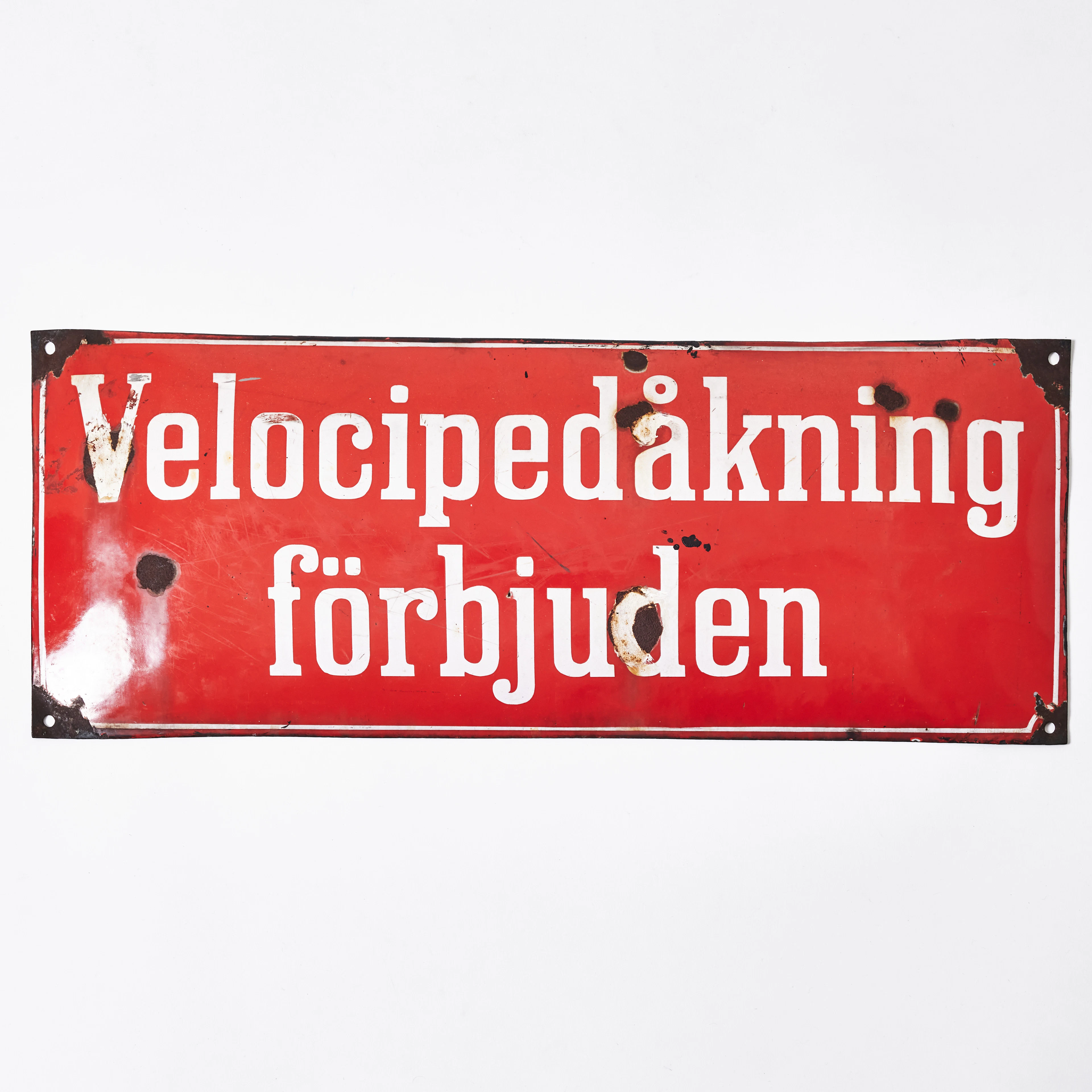 SKYLT, emaljerad järnplåt, "Velocipedåkning förbjuden", 1900-talets