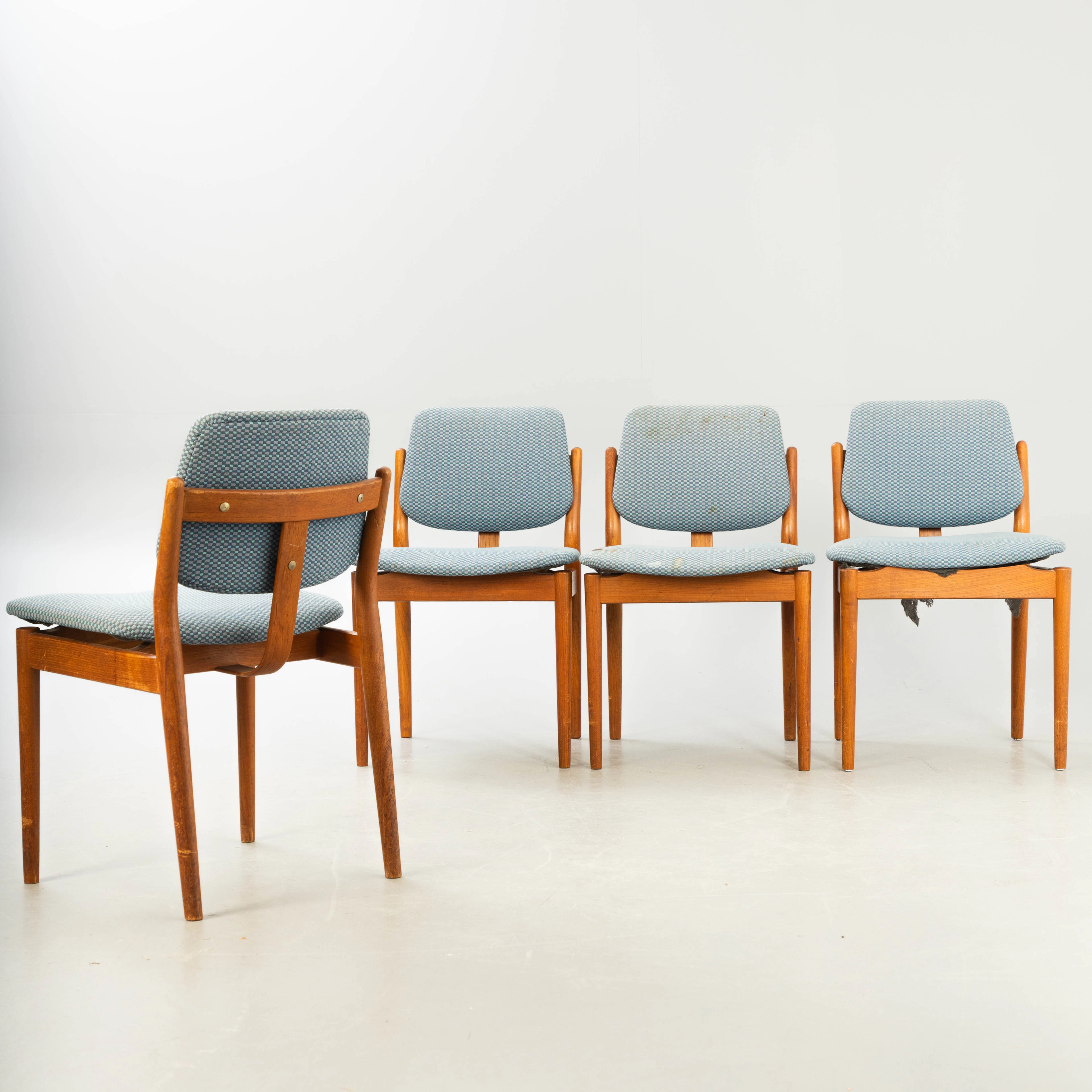 ARNE VODDER. vier Stühle für Sibast, Dänemark, 1960er Jahre (4).