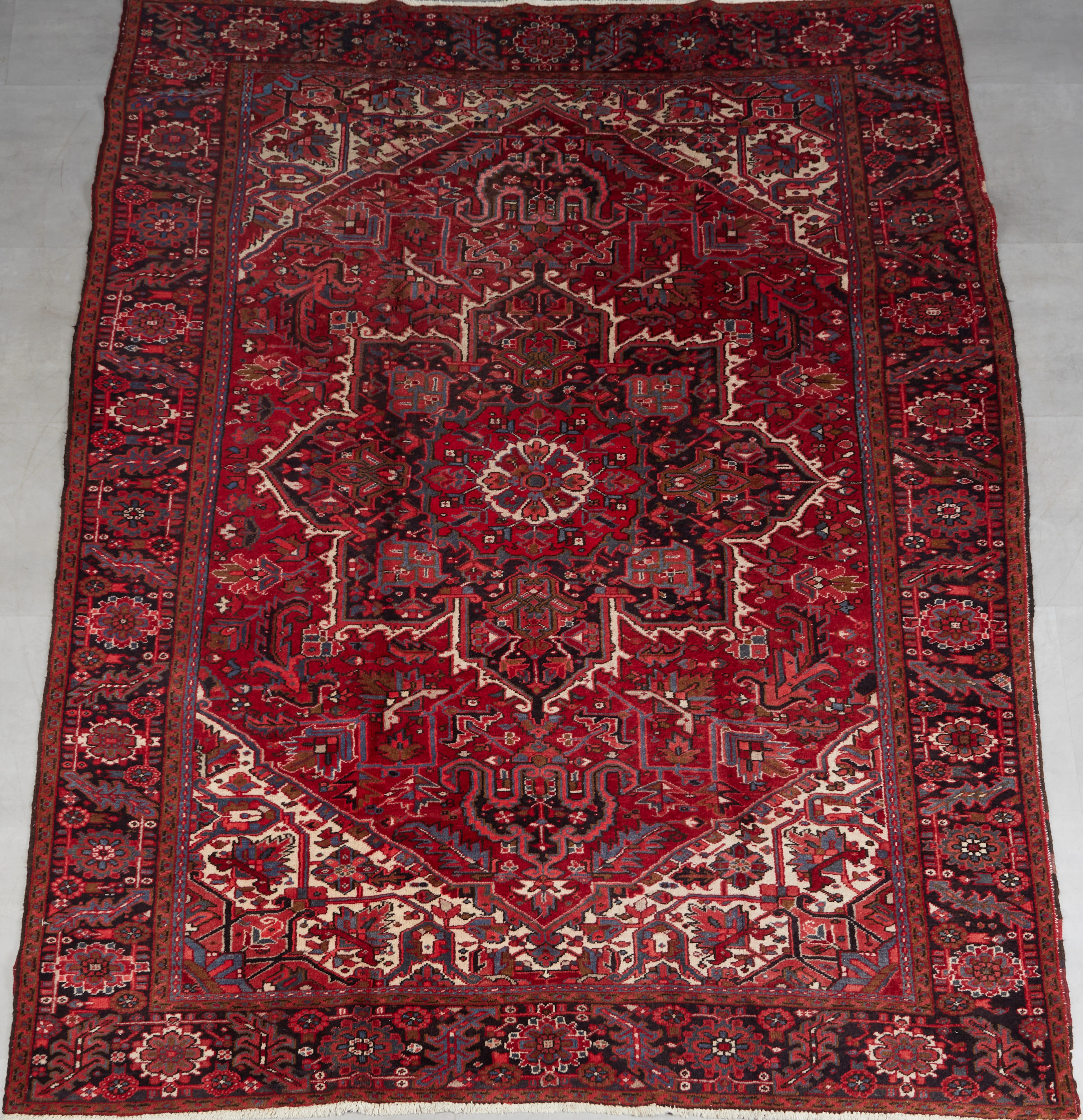 HERIZ, antik, 355x259cm, Wolle auf Baumwolle, um 1940, Persien.