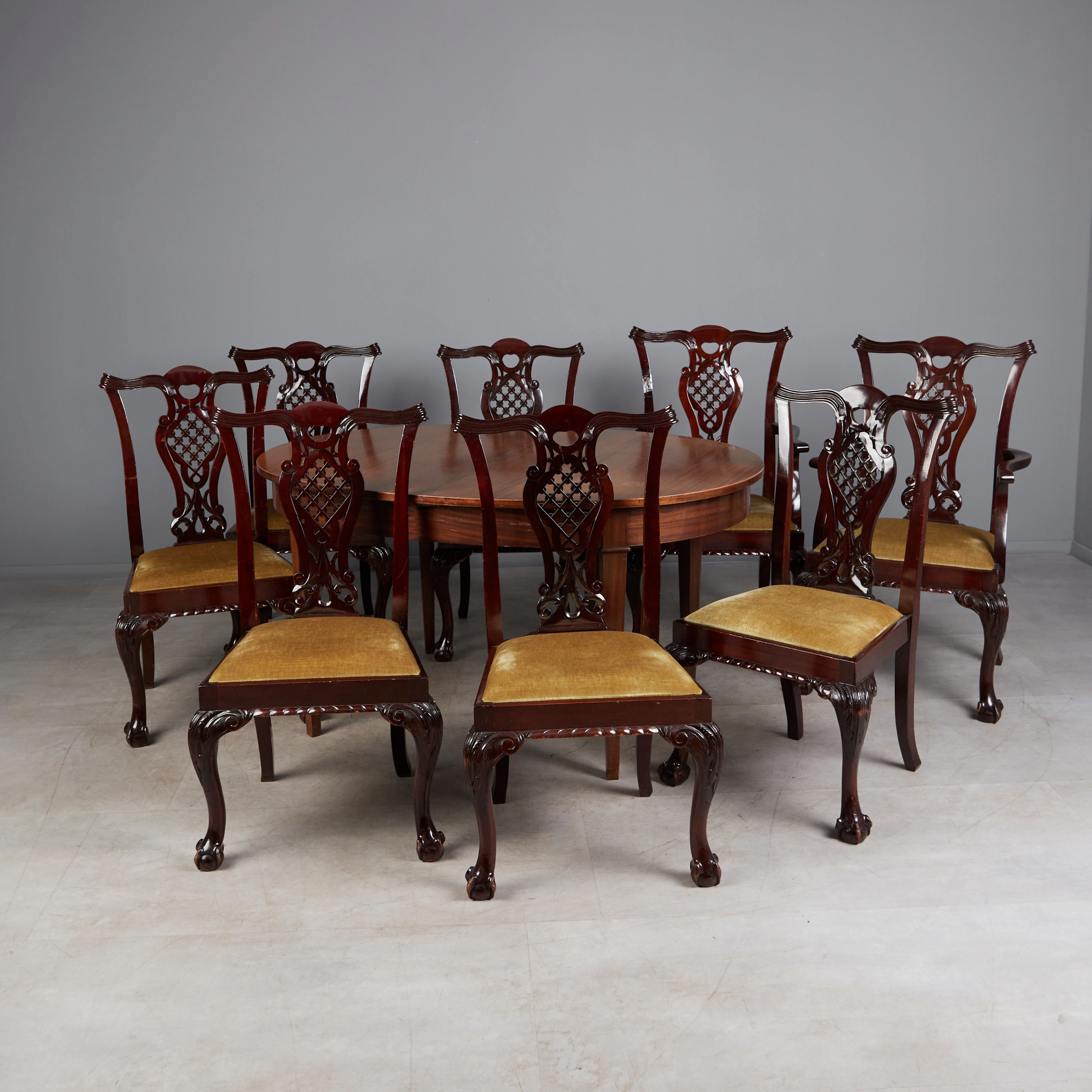 Esstisch mit 8 Stühlen im Chippendale Stil, Holz, ca. 1900–1950 (9).