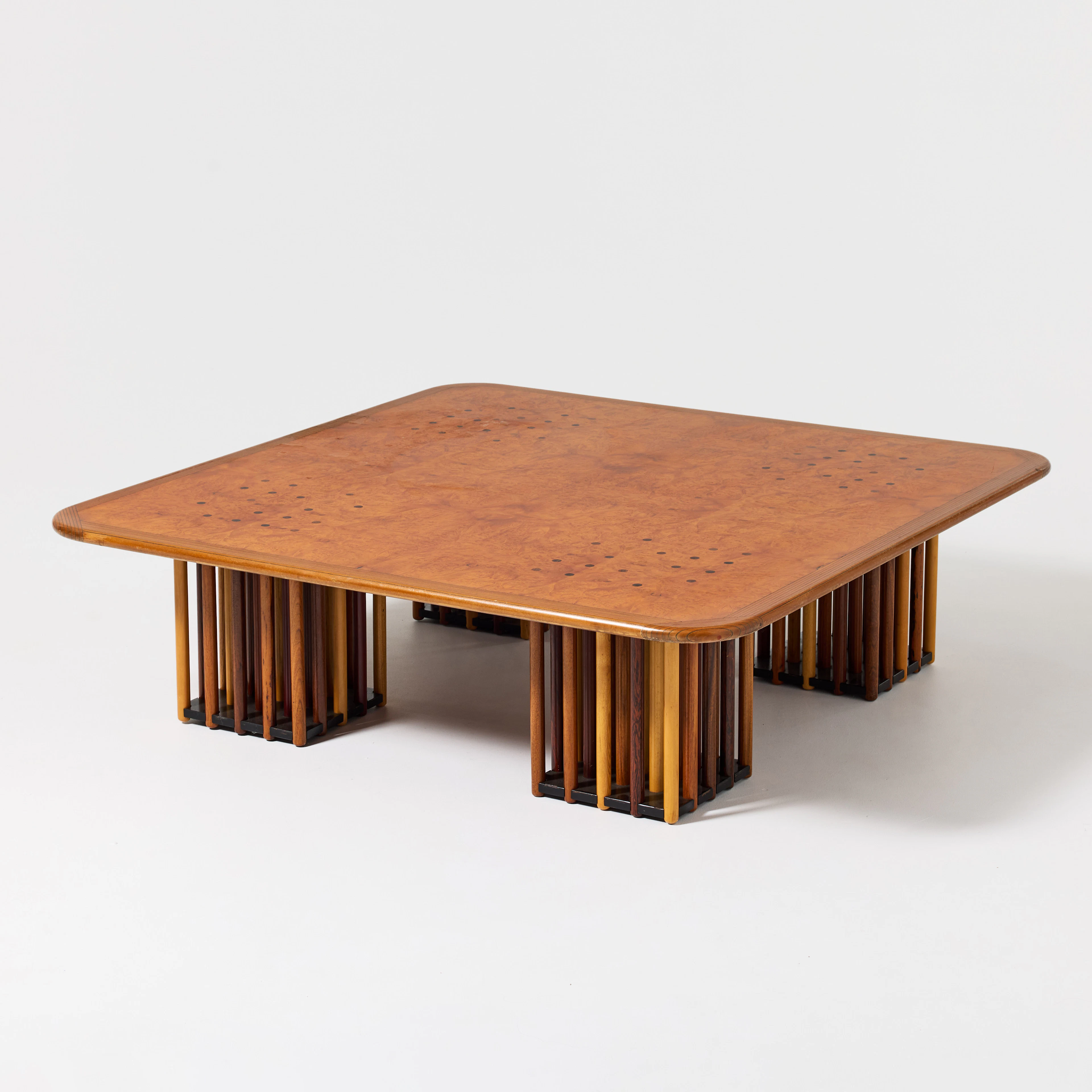 AFRA & TOBIA SCARPA. "Artona", soffbord, Maxalto, Italien 1970-tal, rotfaner.