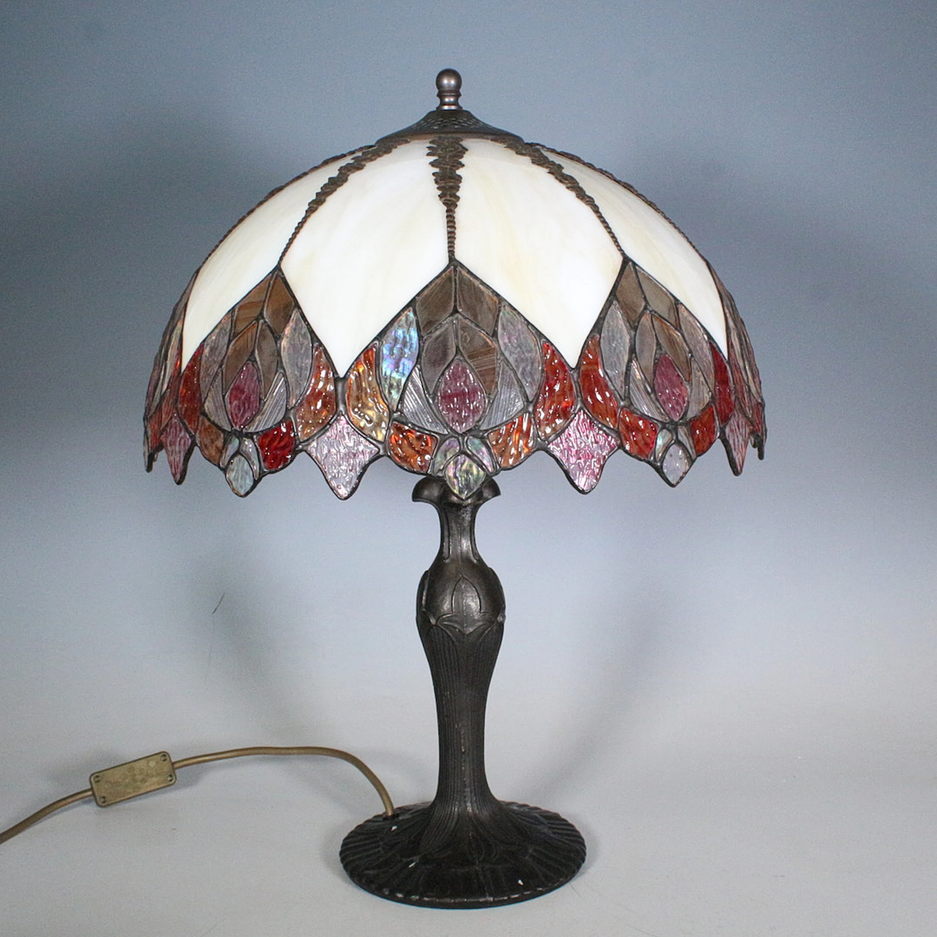 Tischlampe im Tiffany-Stil.