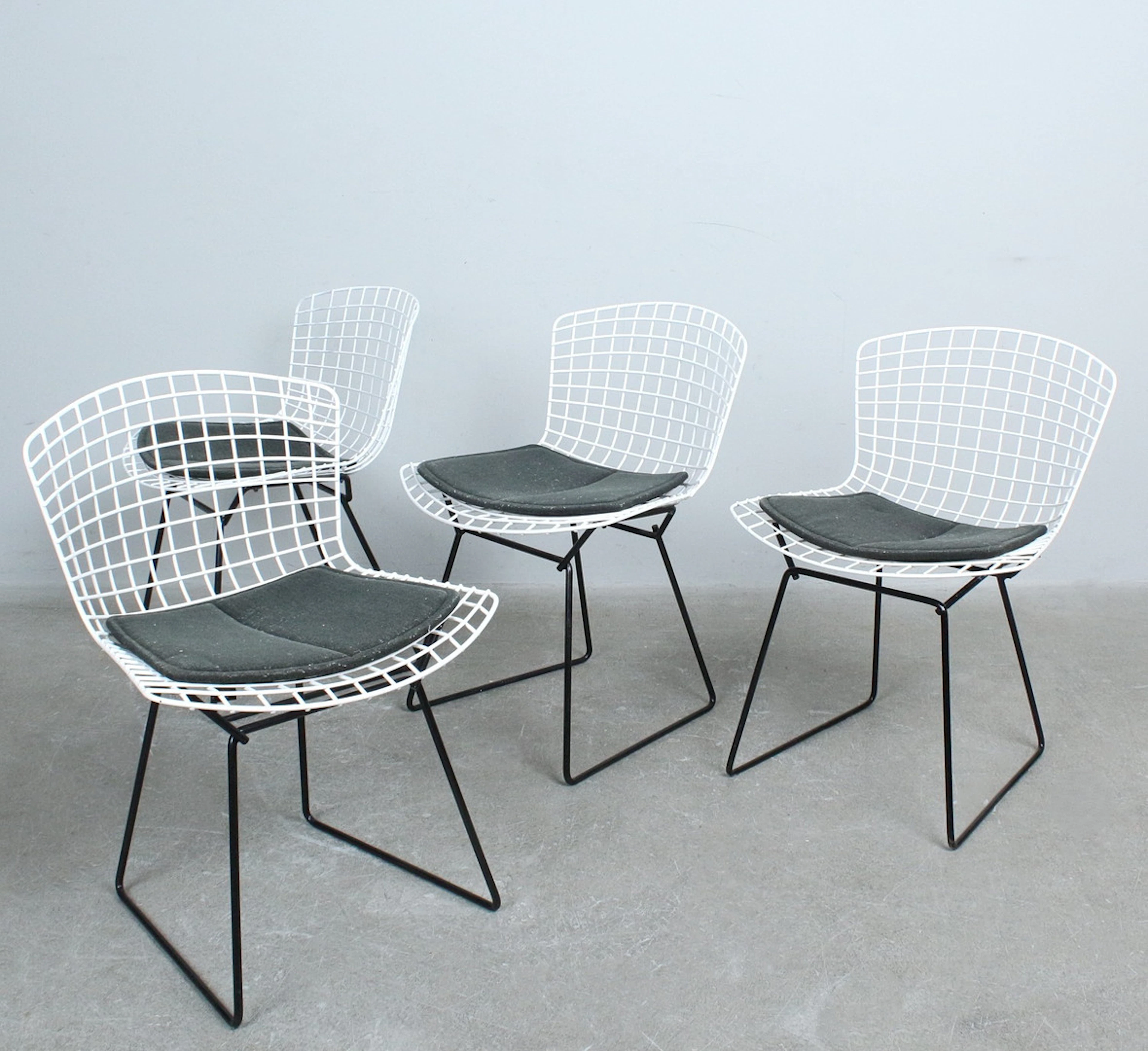 HARRY BERTOIA. Knoll International. Set Stühle / Esszimmerstühle