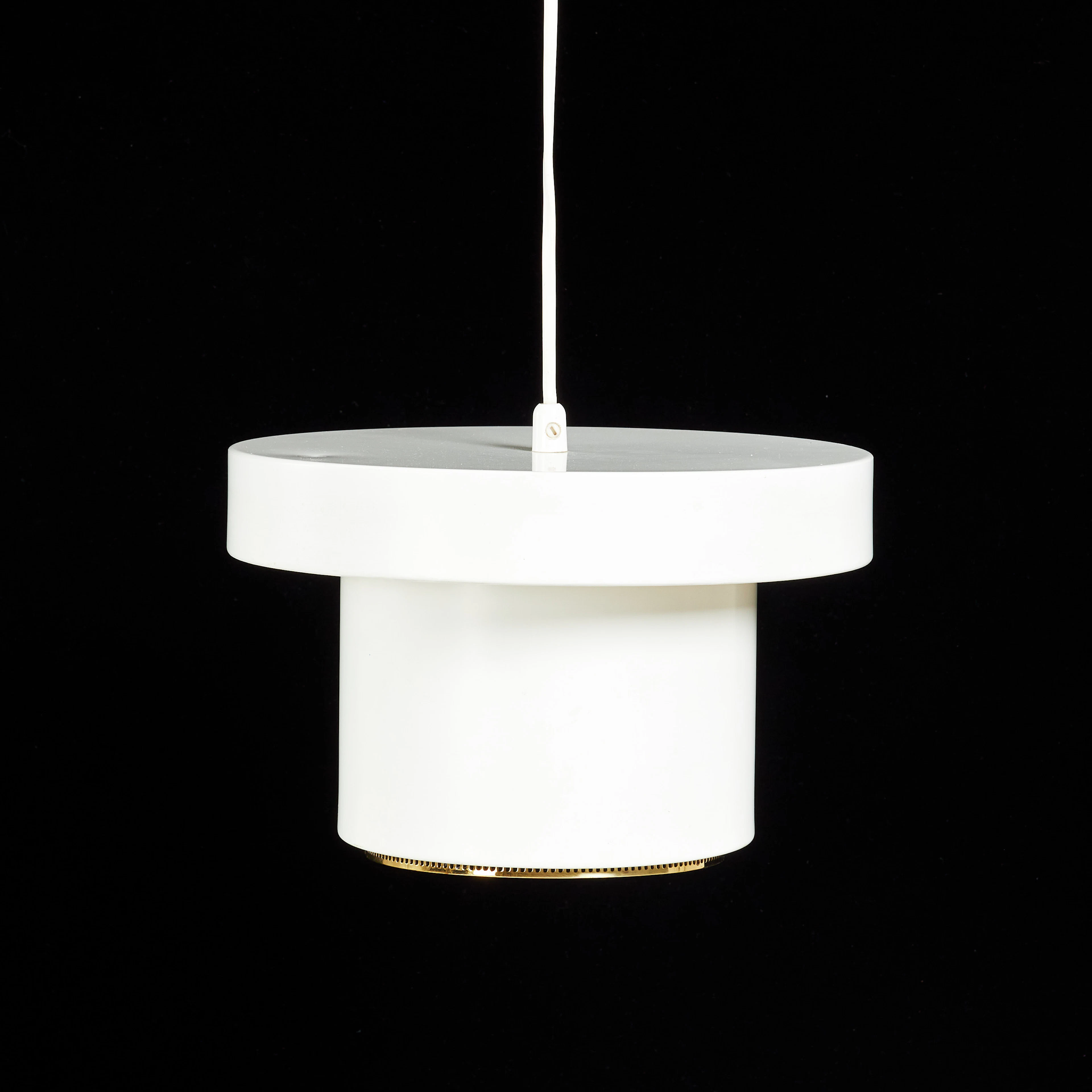 ALVAR AALTO. Taklampa, modell A201, Valaistustyö, Finland, mässing vitlackerad.