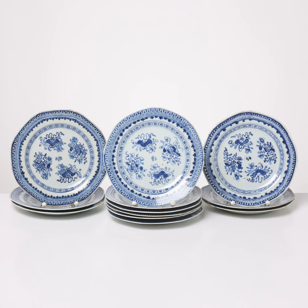 FAT. 12 st, Qianlong, underglasyrblått, trädgårdsmotiv, porslin.