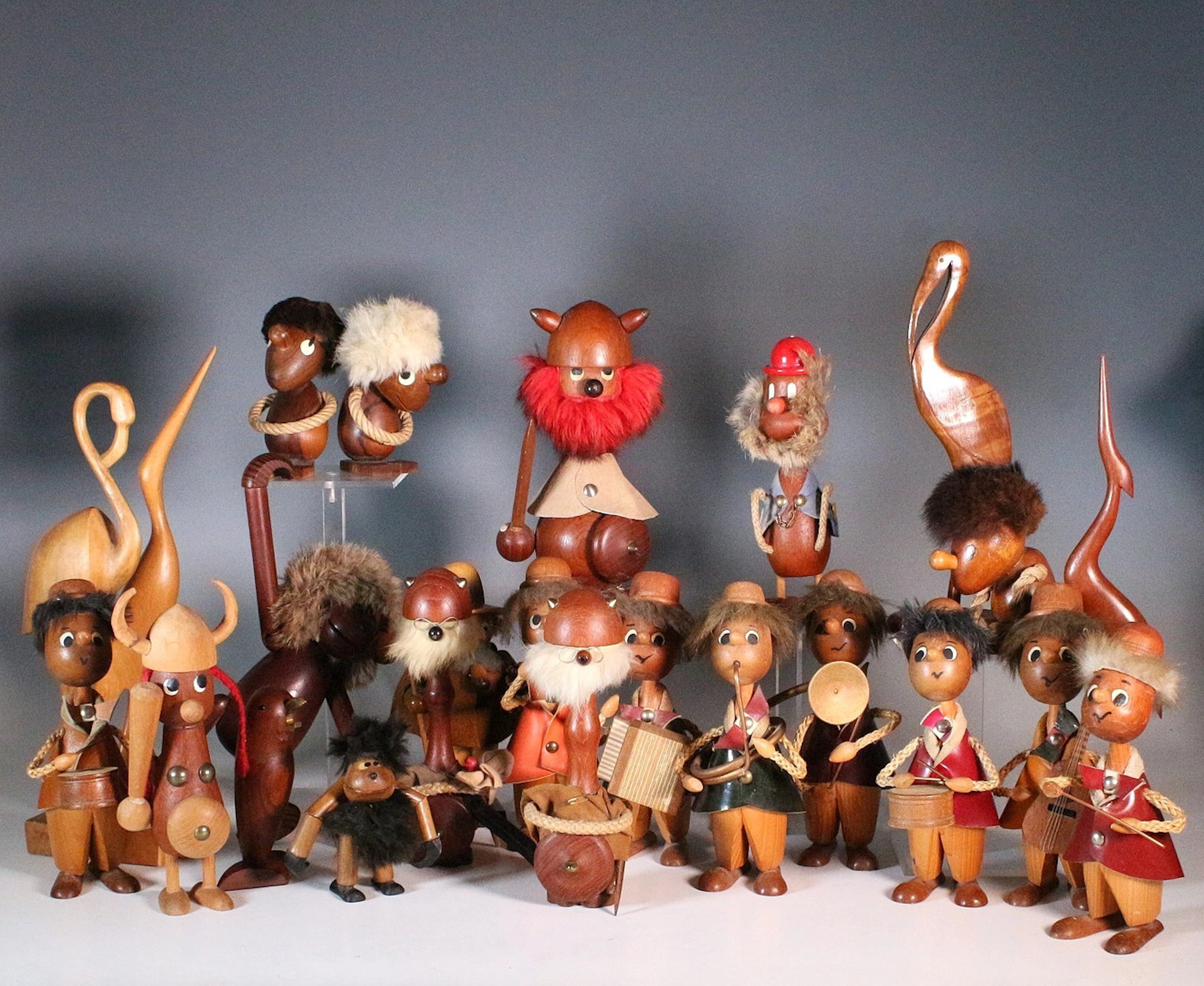 Konvolut Figuren, überwiegend Teak, Dänemark, 1970er Jahre.
