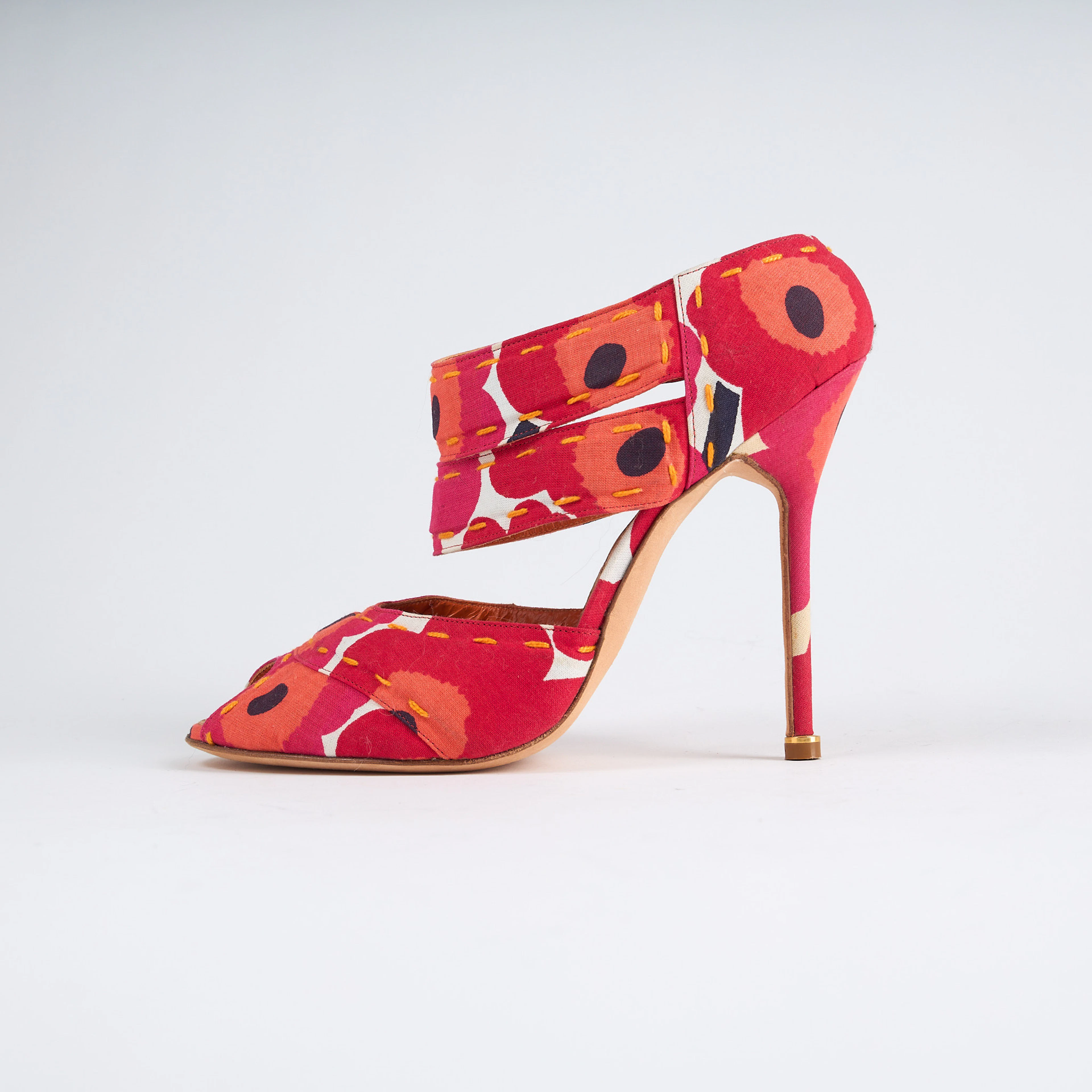MANOLO BLAHNIK, skor, Marimekko unikko, tyg, läder.
