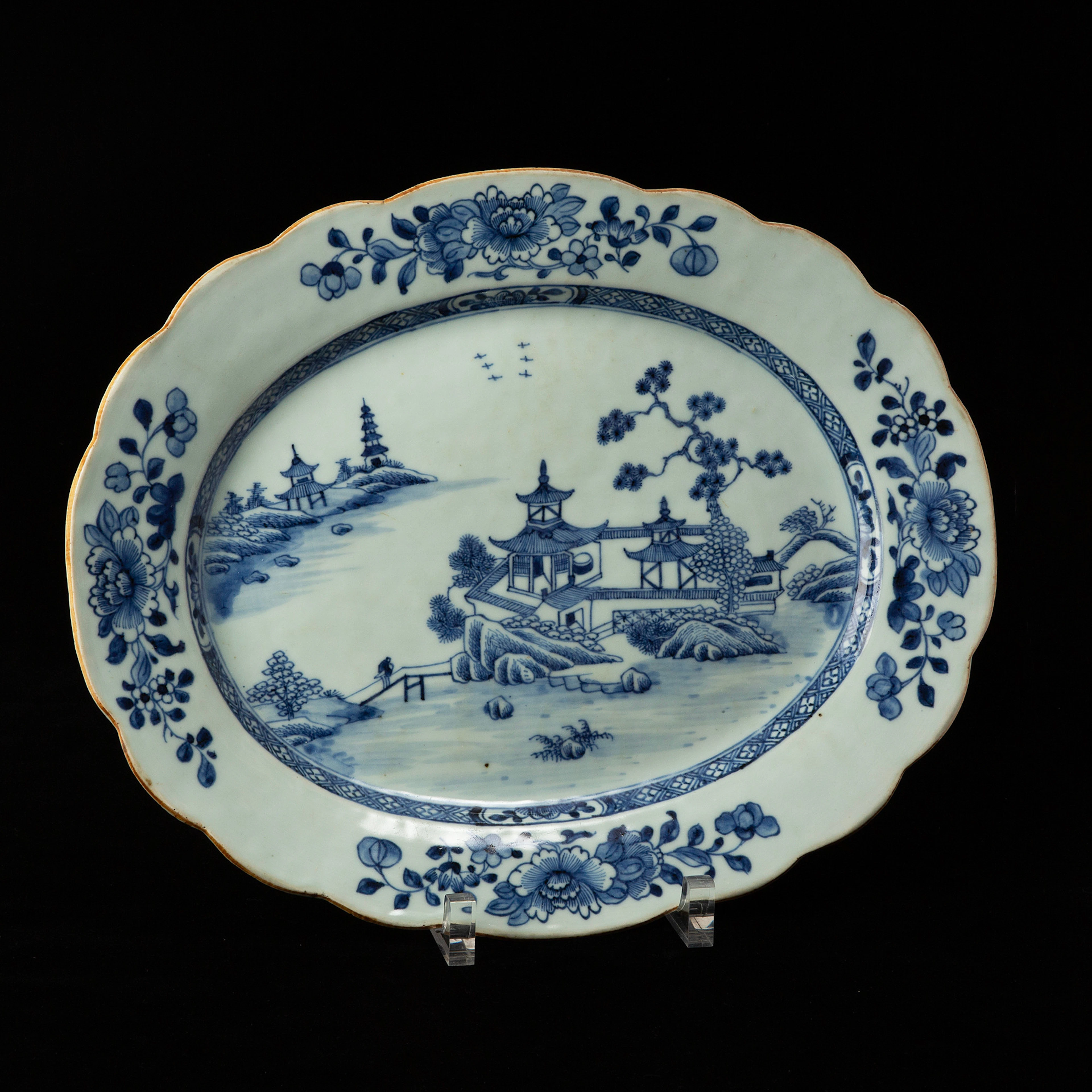 STEKFAT, porslin, Kina, Qianlong (1736-95).