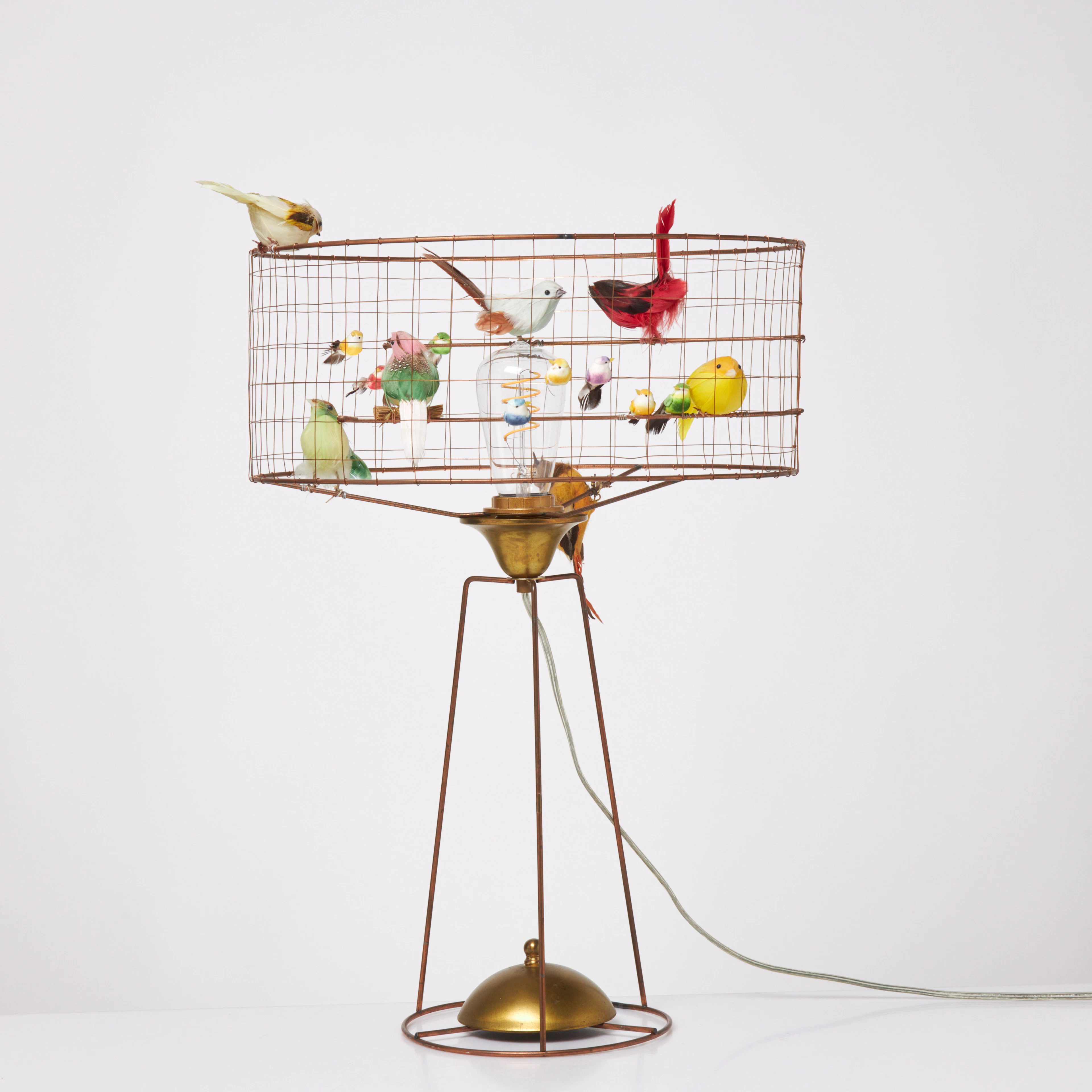 MATHIEU CHALLIÉRES. Bordslampa, "Volière", stomme i gulmetall, med
