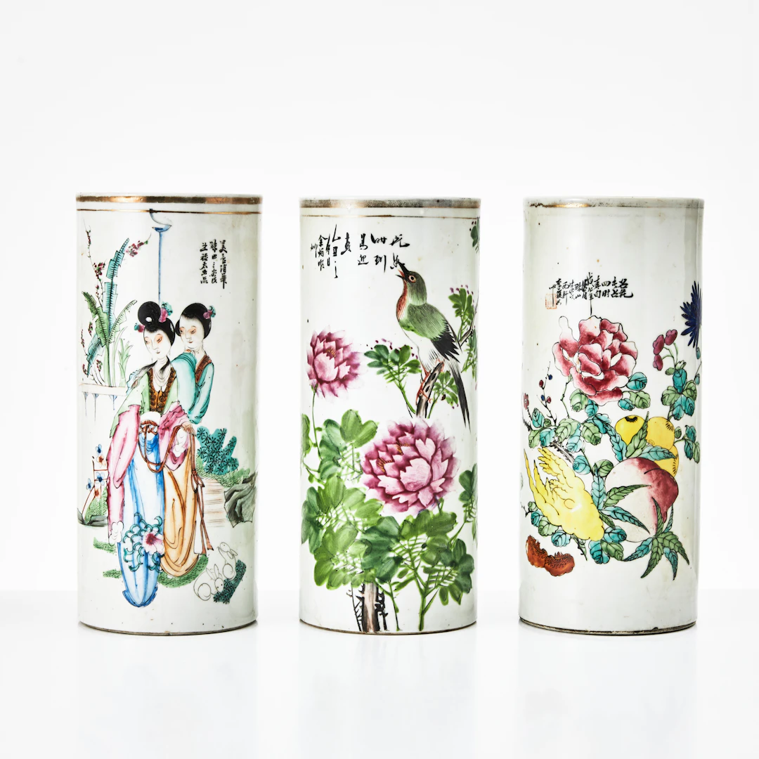 PENSELVASER, 3 st., porslin, Kina, Republik (1912-1949), cylinderformade