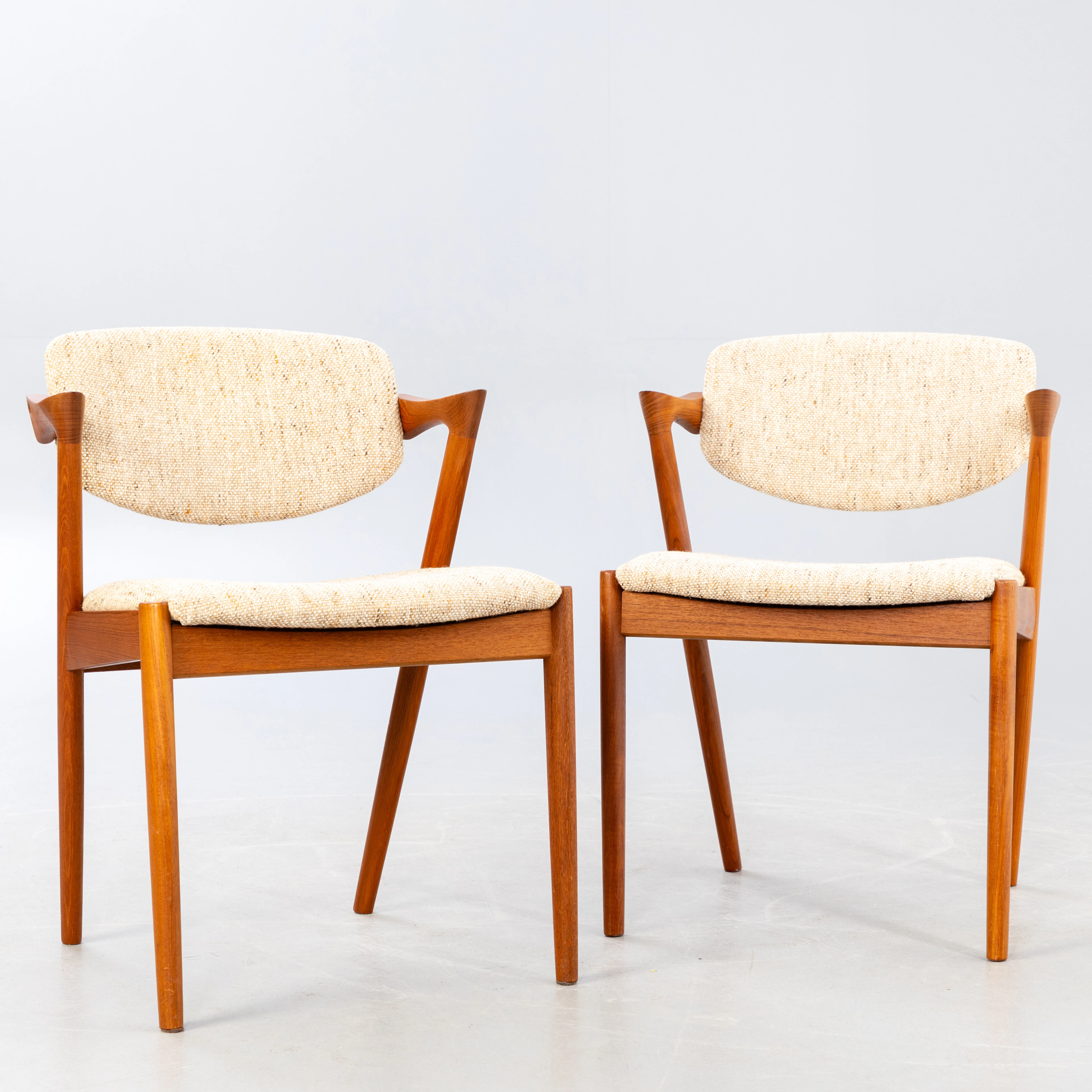 KAI KRISTIANSEN. Stühle Modell 42 für Schou Andersen Møbelfabrik (2).