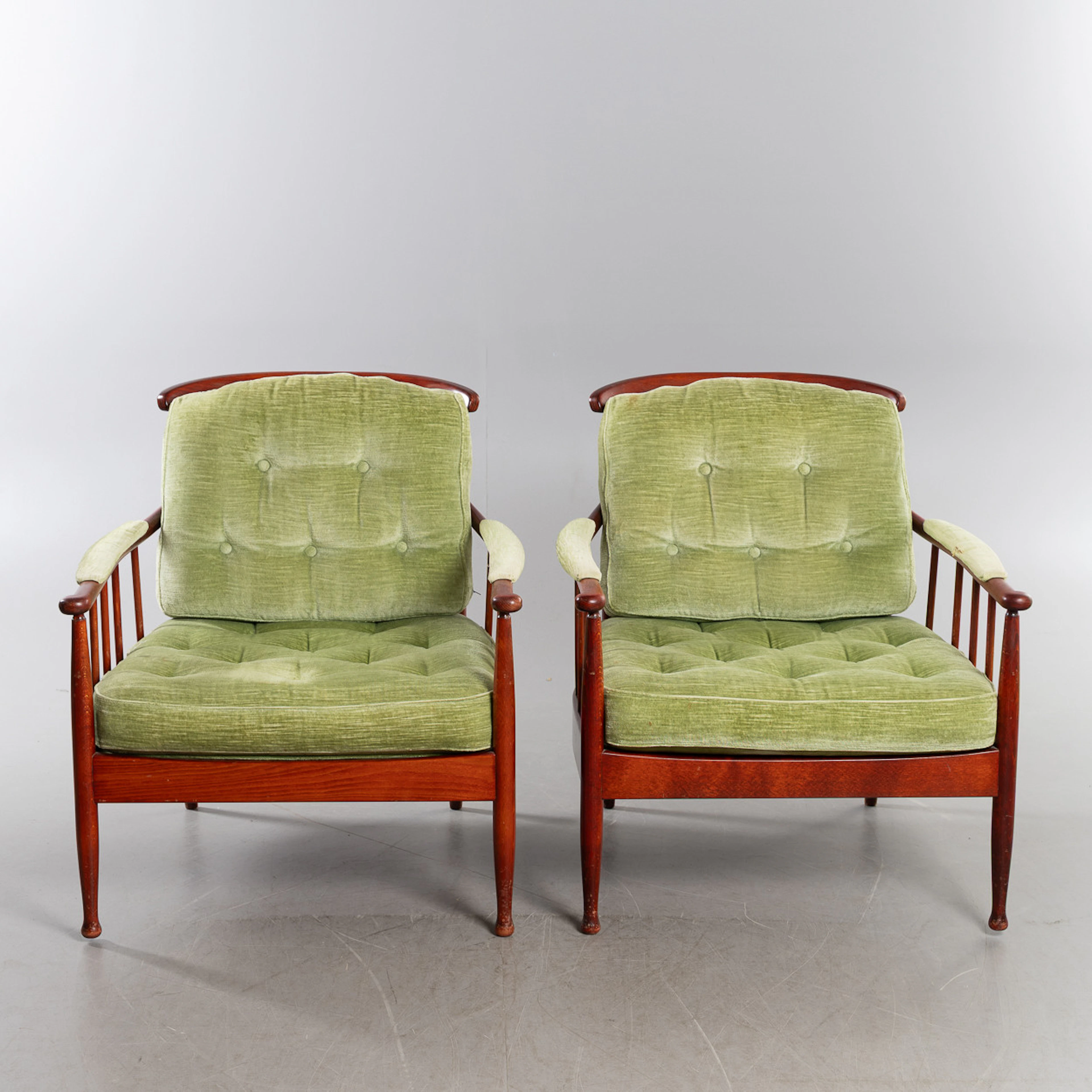 KERSTIN HÖRLIN-HOLMQUIST. Fåtöljer, "Skrindan", ett par, OPE Möbler