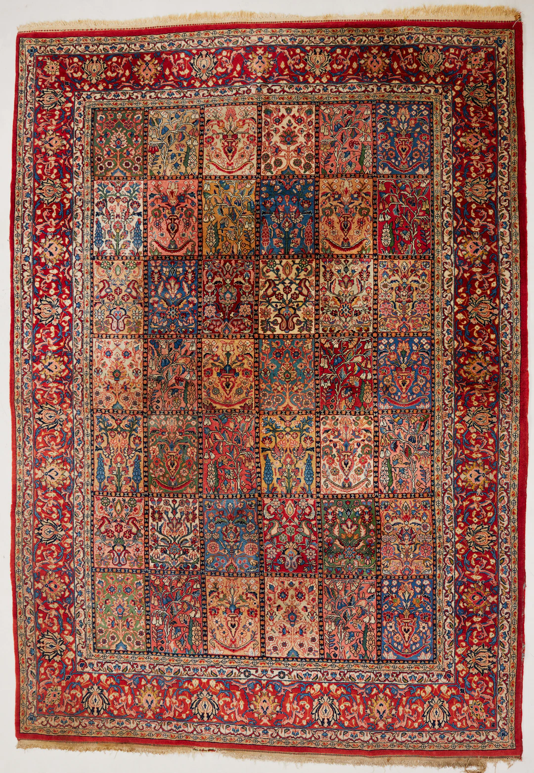 MATTA, Sarouk, trädgårdsmönster, 345x240 cm.