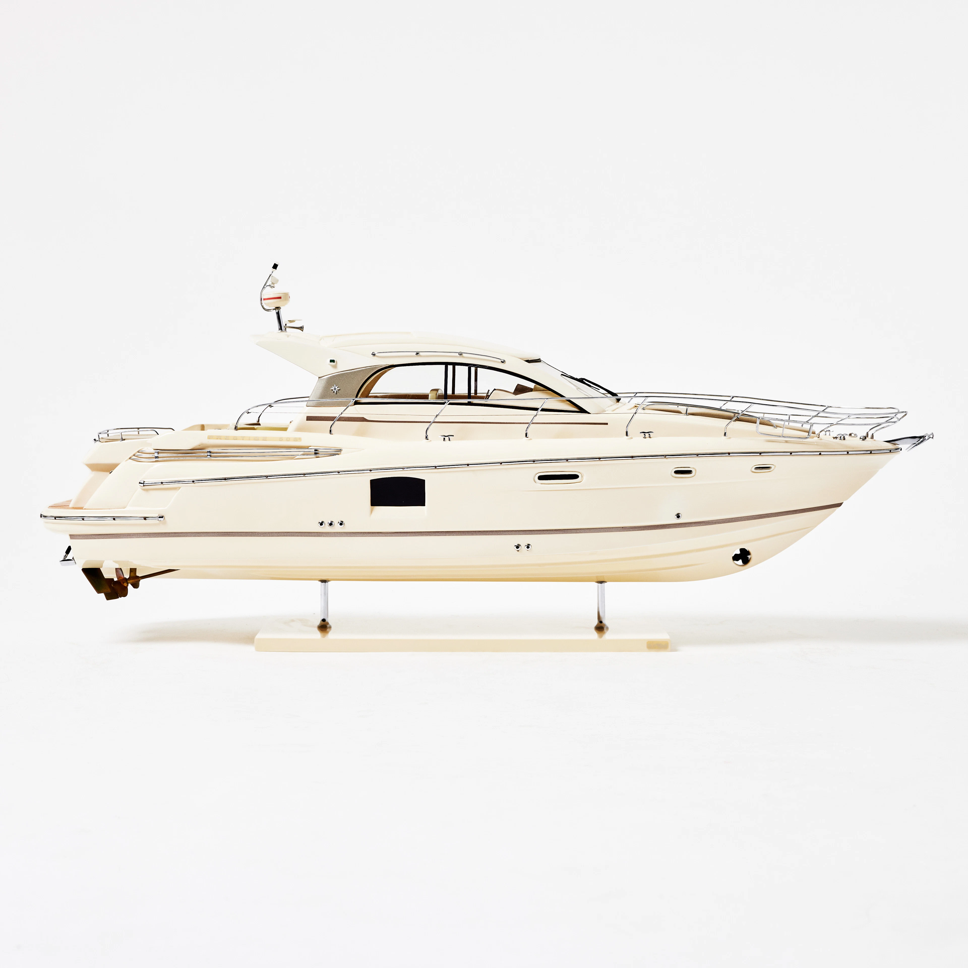 BÅTMODELL, föreställande Jeanneaus "Prestige 50 S2" (2007), Kiade