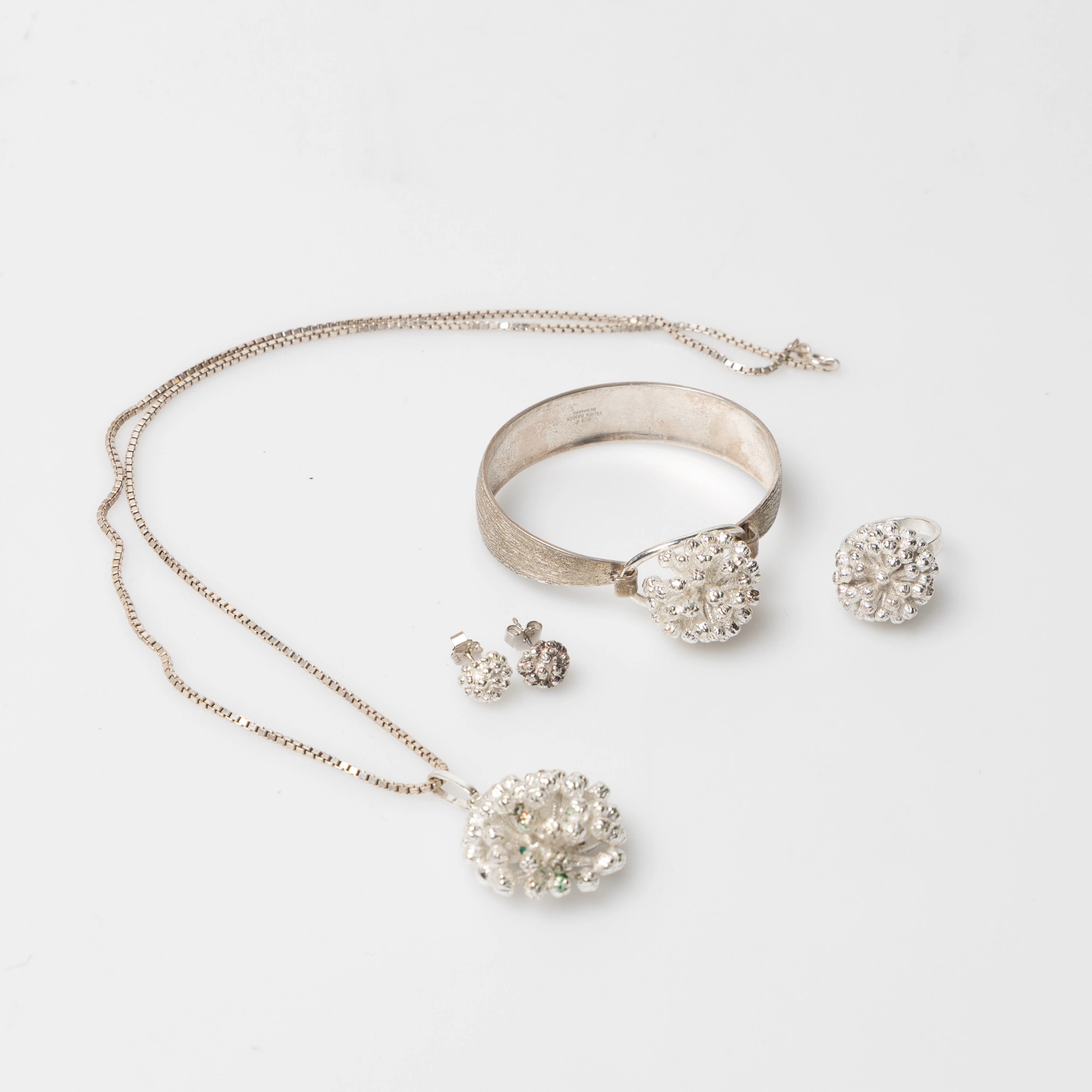 GARNITYR, Sterling silver, Flora Danica "Dildblomst", örhängen, halsband