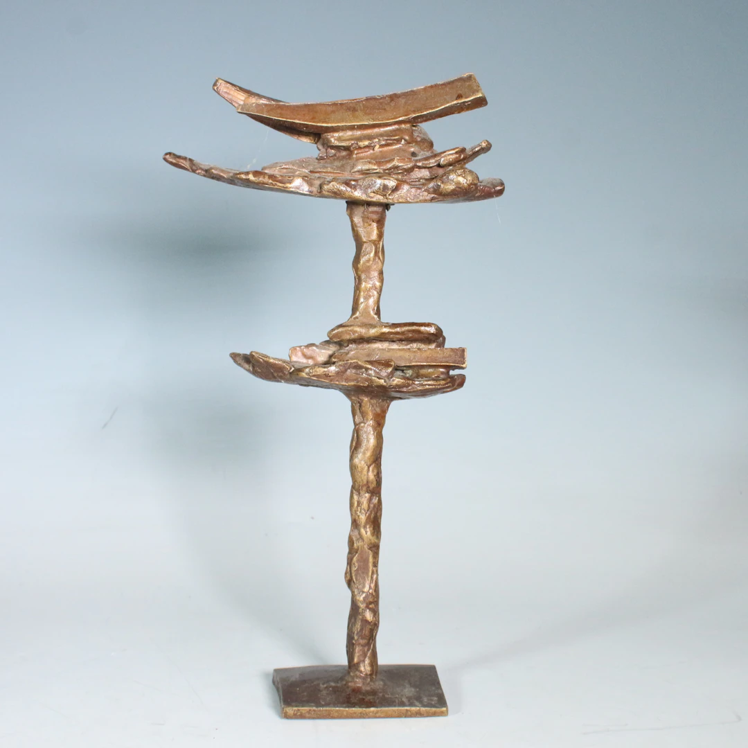 UNBEKANNTER KÜNSTLER. Brutalistische Bronzeskulptur, signiert, '' Th R ''.