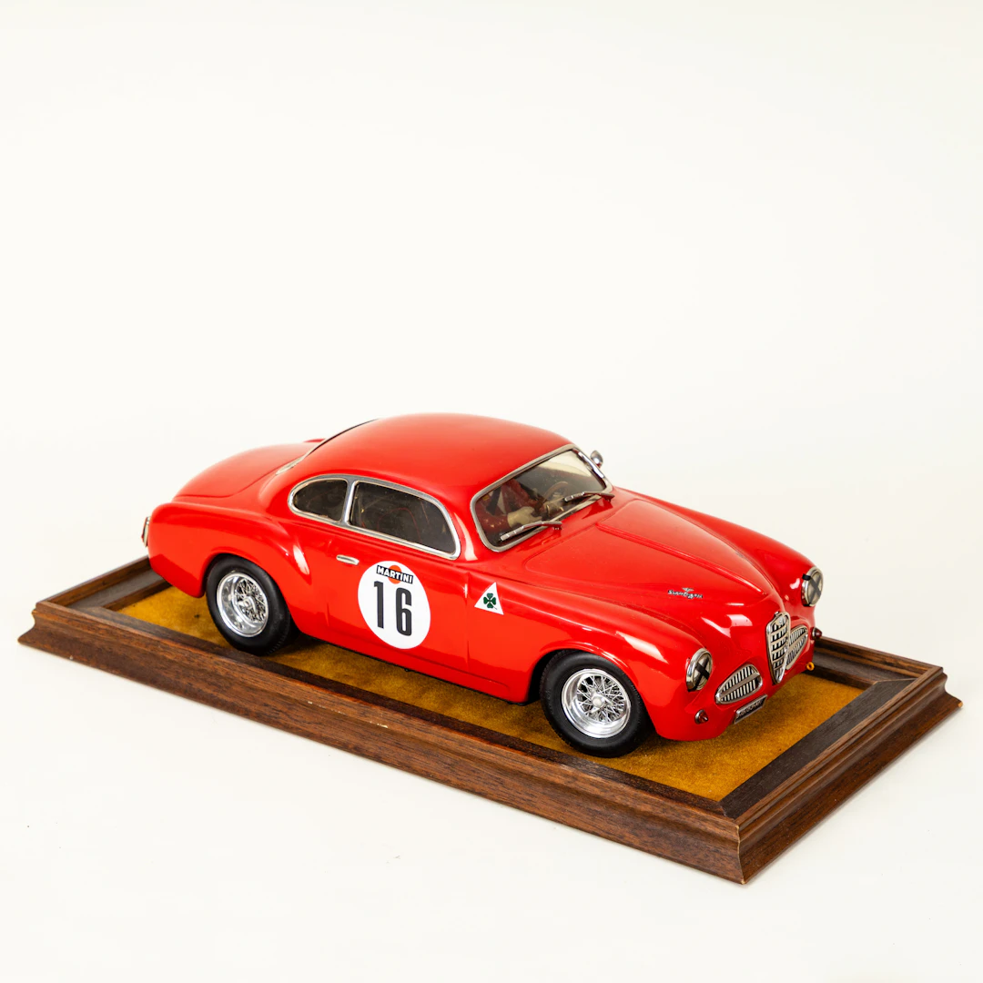 Alpha Romeo Sprint Touring (1950-1954) mit Fahrerfigur.