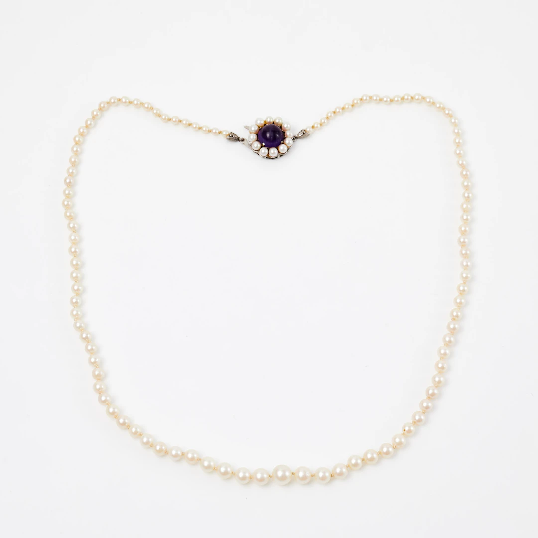 PÄRLHALSBAND, odlade saltvattenspärlor, ca 3-6 mm, lås i silver med