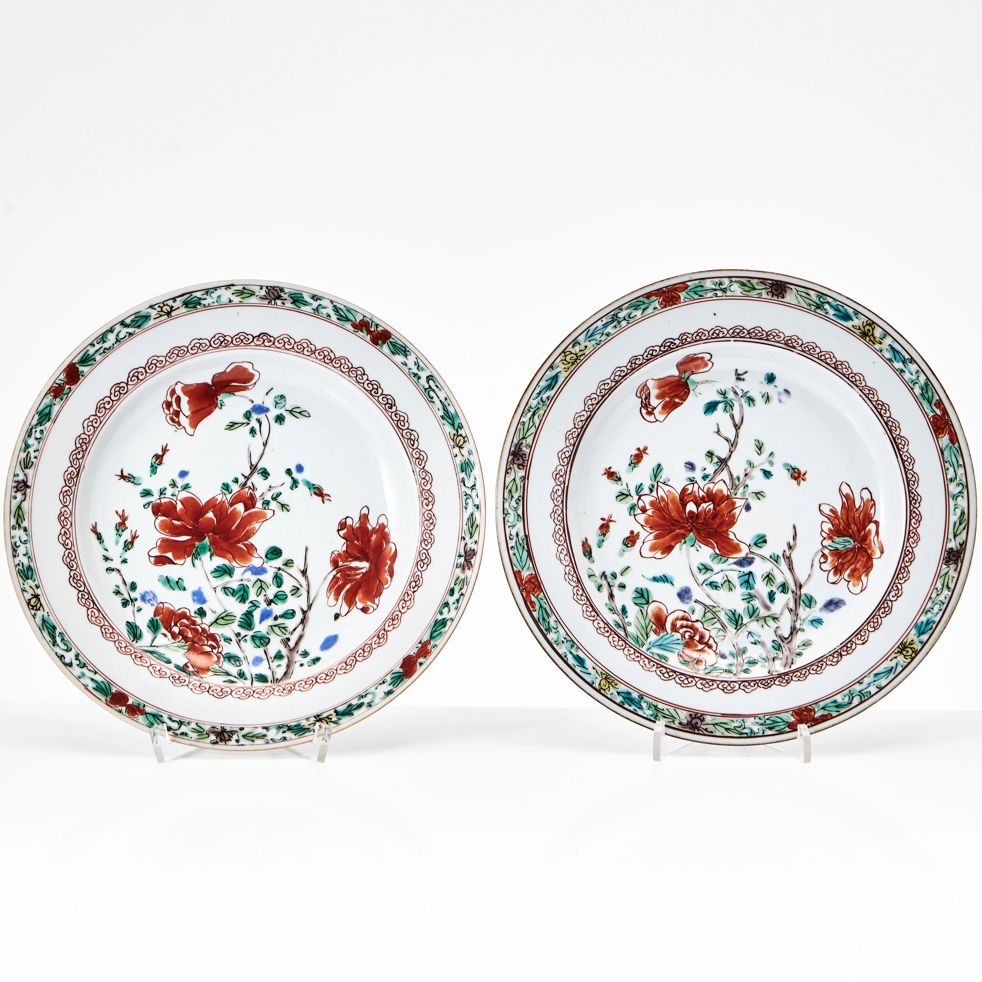 TALLRIKAR, ett par, porslin, Kina, Kangxi (1662-1722), famille verte