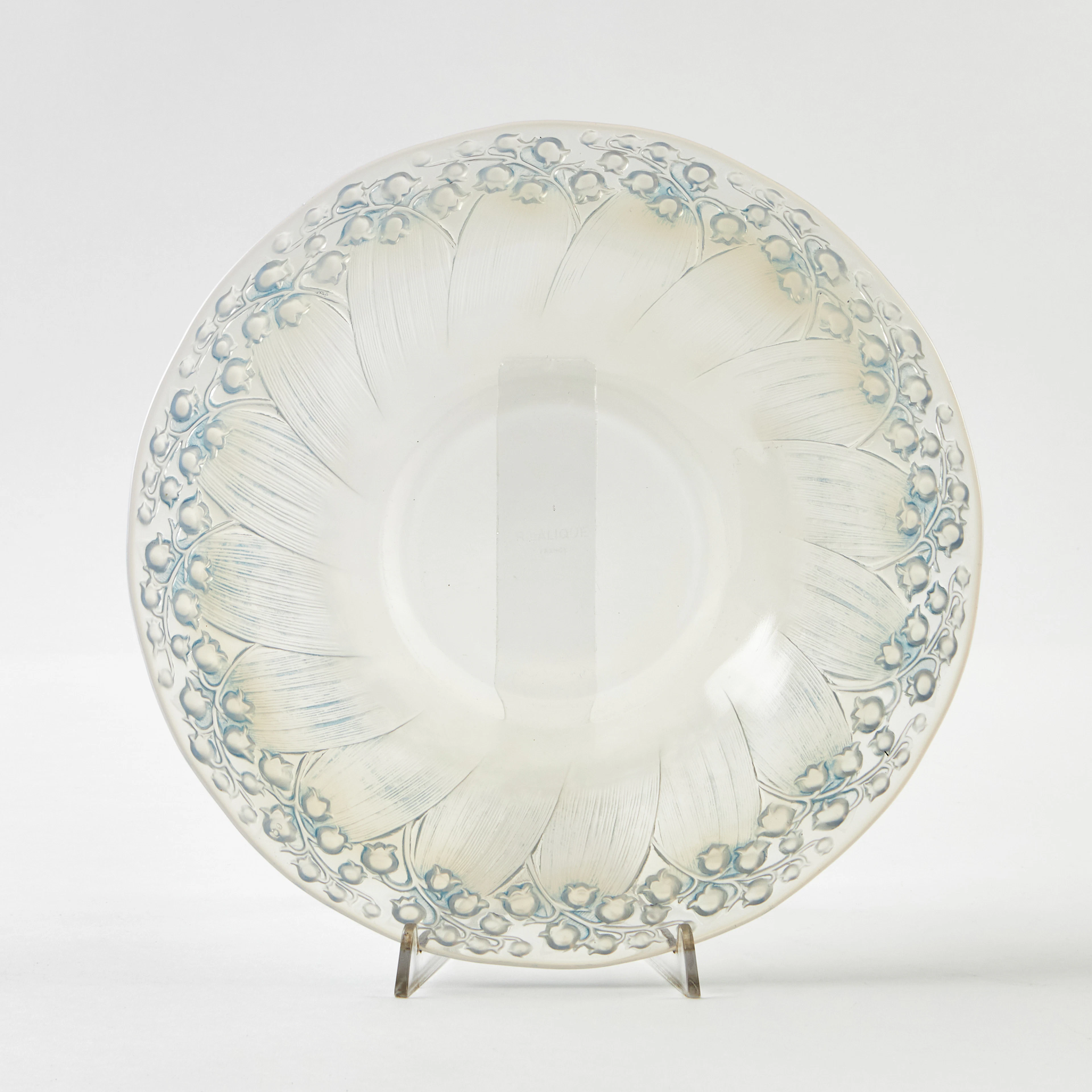 RENÉ LALIQUE. Fat, "Liljekonvalj"/Miguet Design, 1931, sign. Lalique före -45.