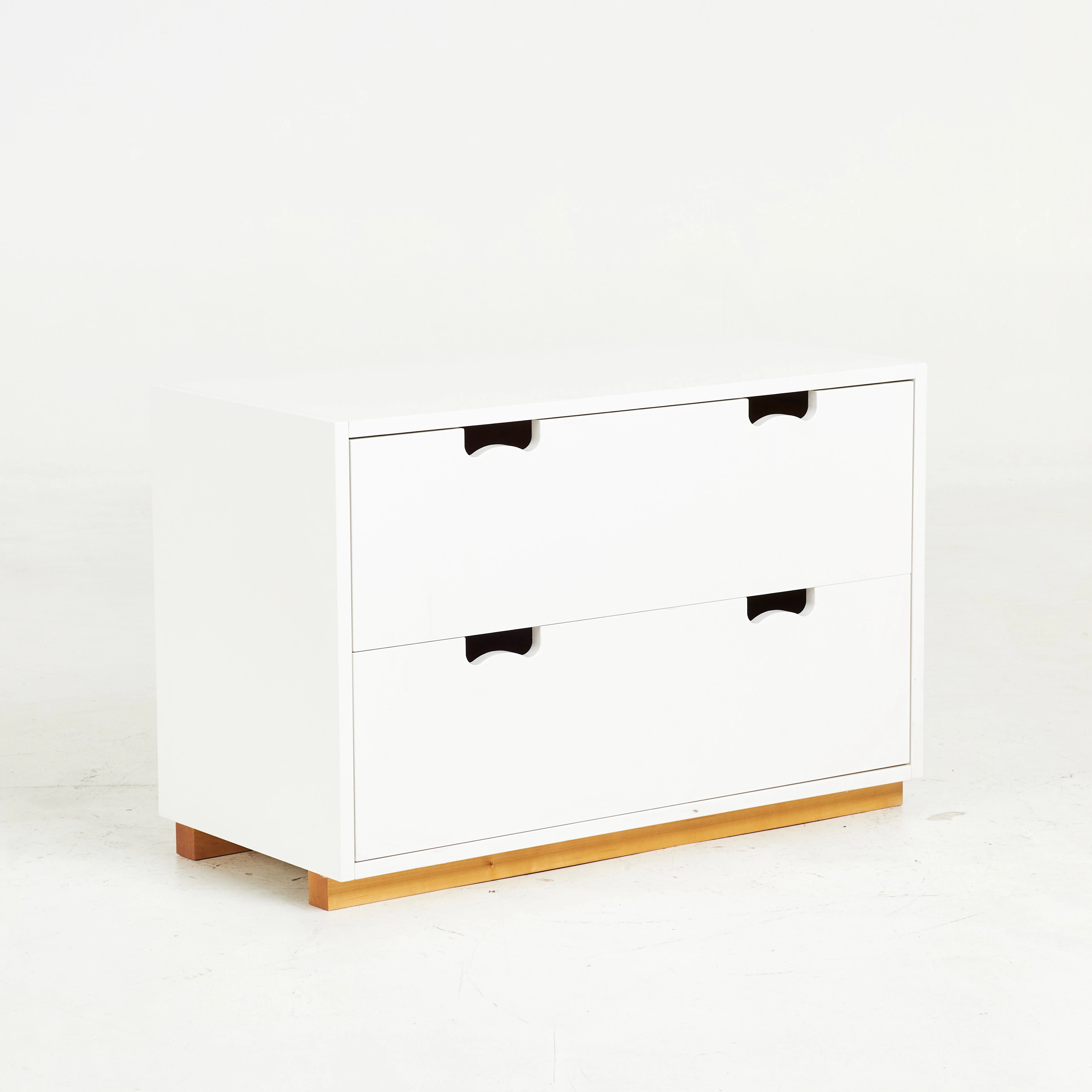 THOMAS SANDELL & JONAS BOHLIN. Byrå, "Snö", för Asplund, vitlackerad MDF.