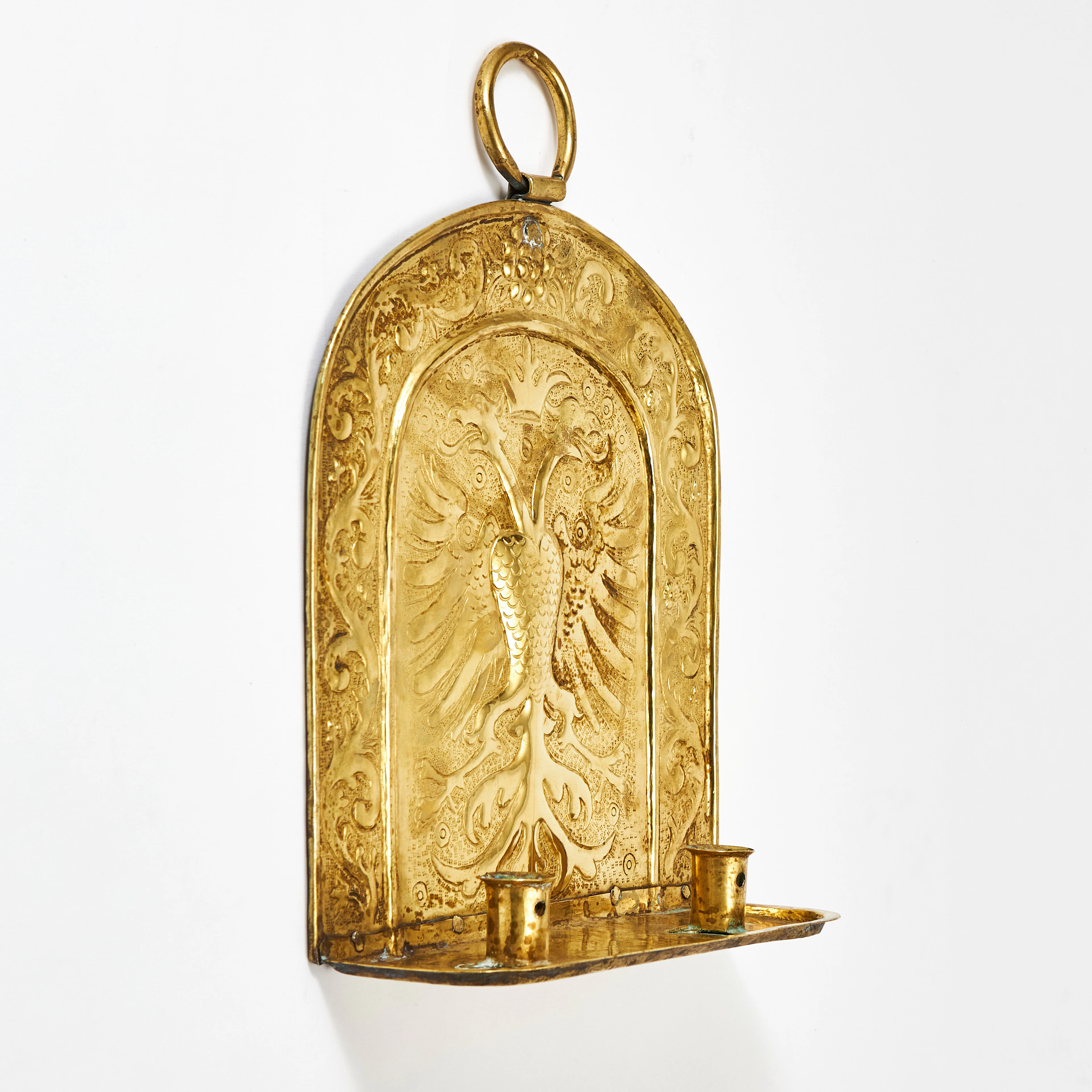 VÄGGPLÅT, barock, 17/1800-tal, för två ljus, mässing.