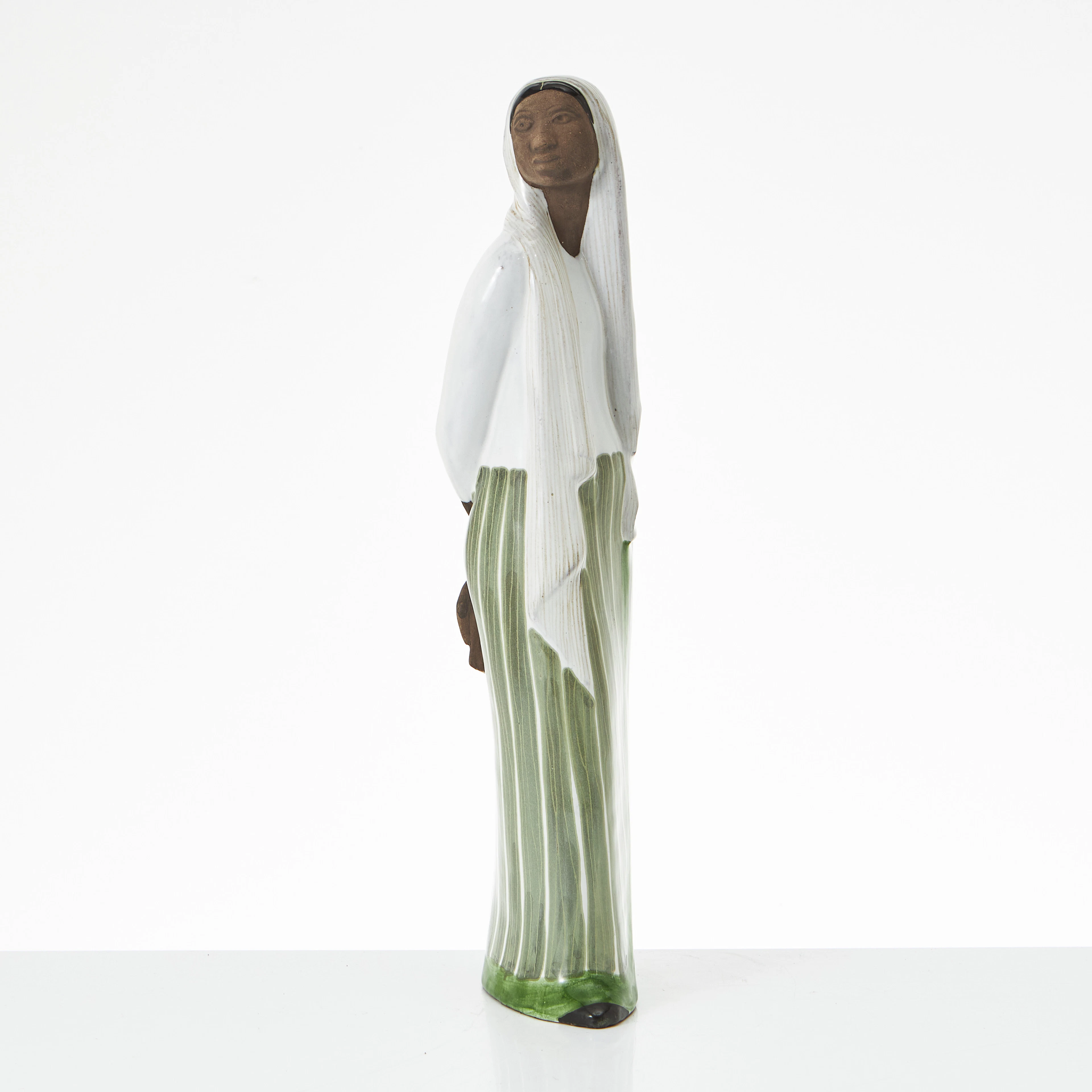 MARI SIMMULSON. (Sverige, 1911–2000). Figurin, "Indonesiskan", lergods