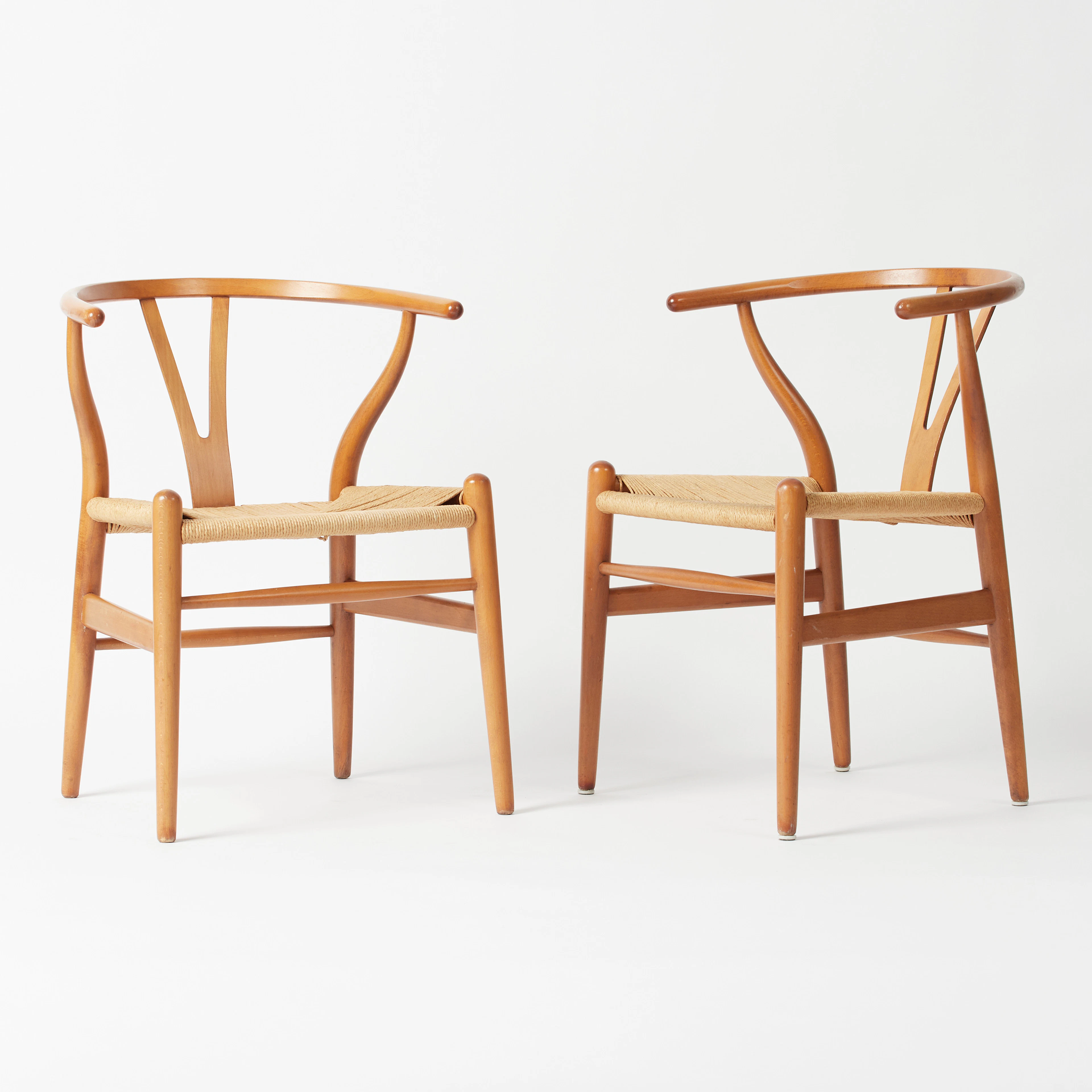 HANS J. WEGNER. Carl Hansen & Søn, Paar Stühle / Esszimmerstühle