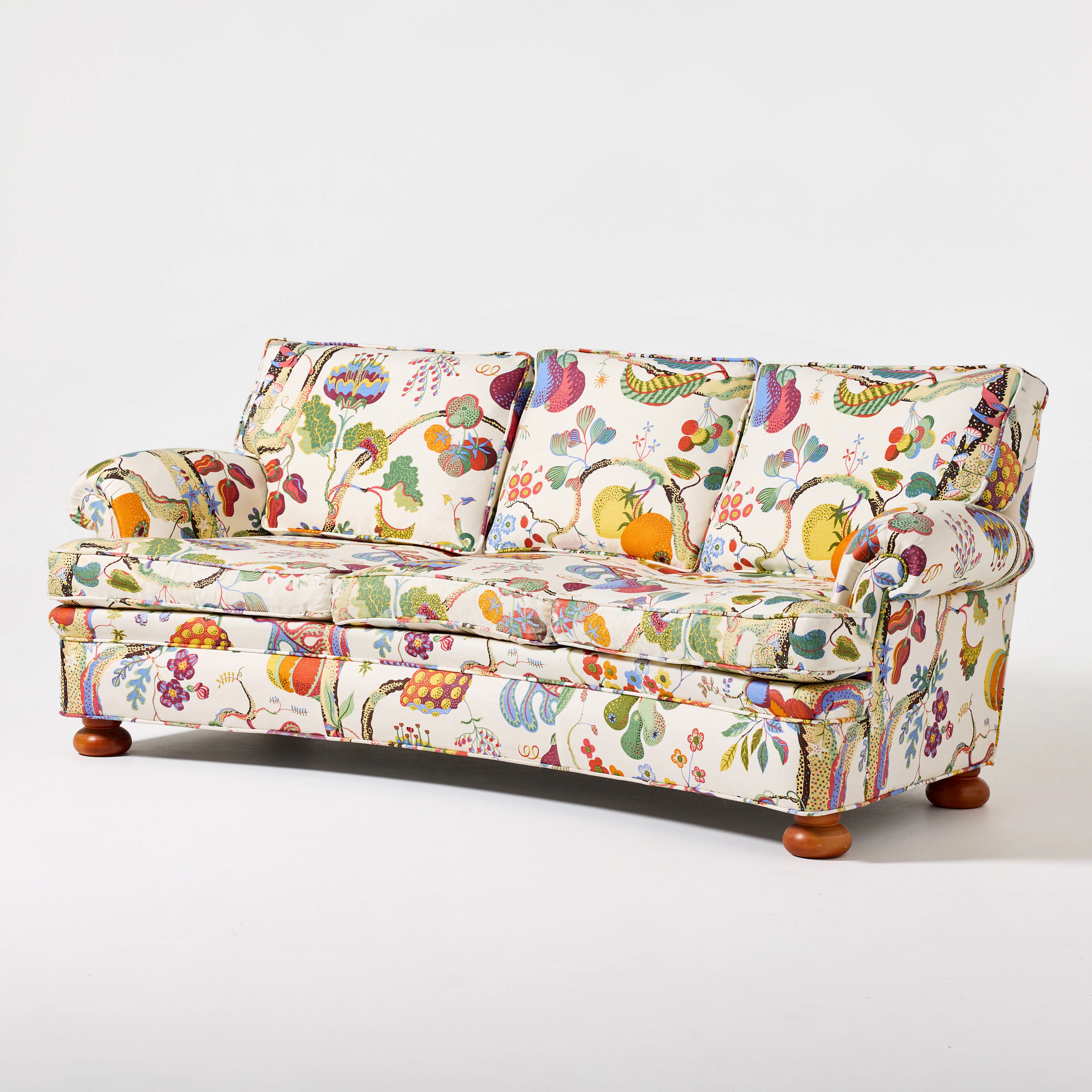 SOFFA, 1900-talets senare hälft, klädd i Josef Frank kretong "Vegetable