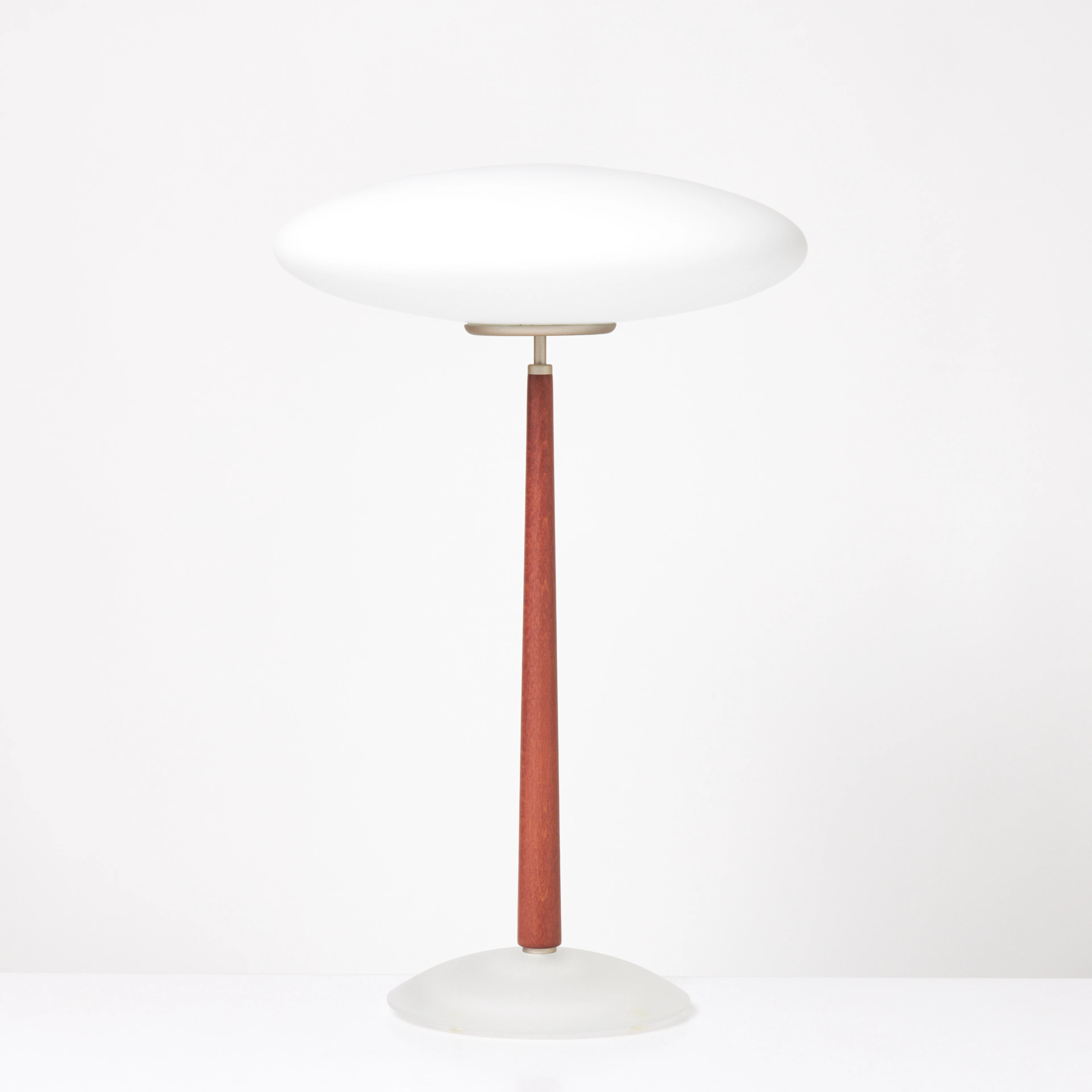 METTEO THUN. bordslampa, "Pao T1", för Arteluce, Italien, kupa och