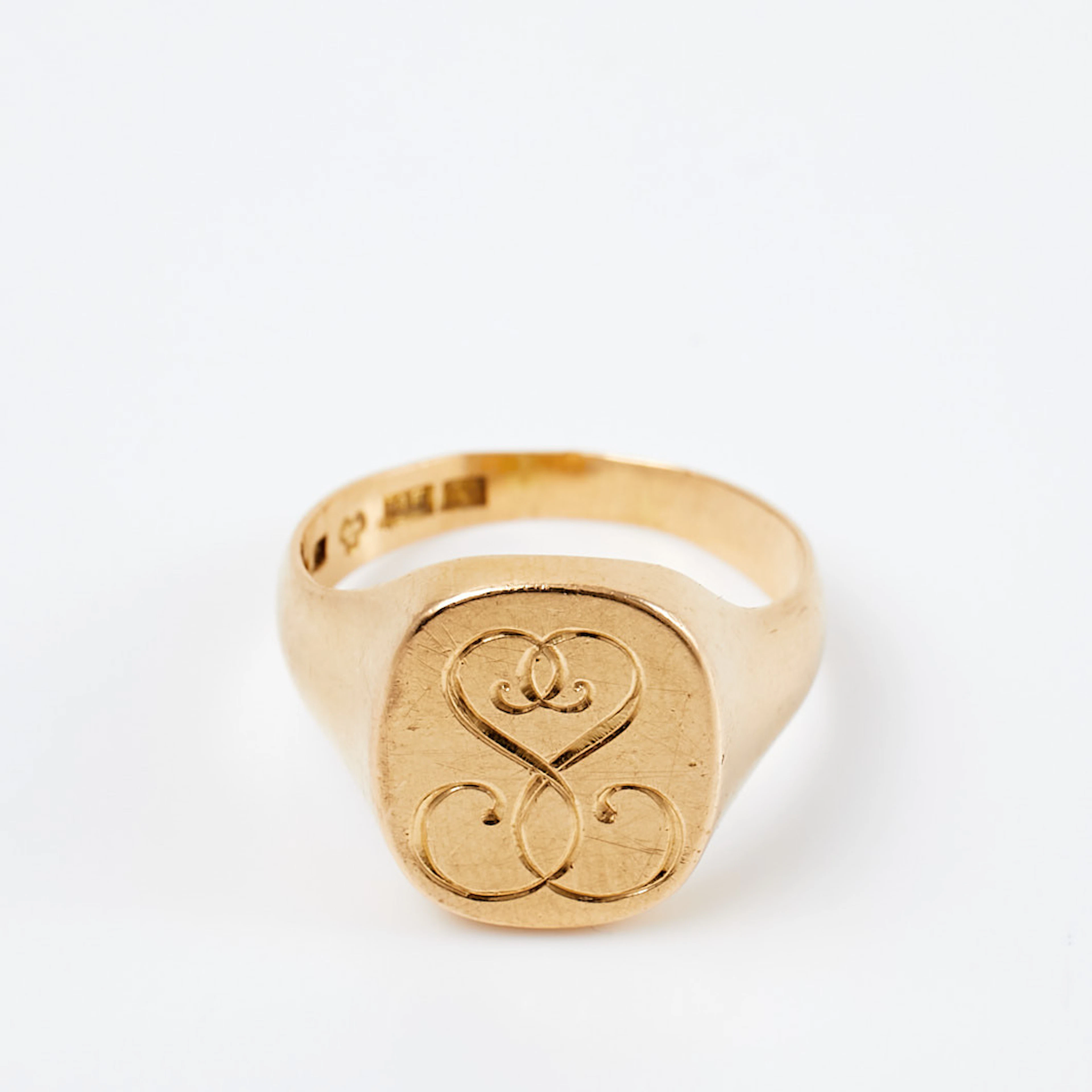 KLACKRING, 18 k guld, monogramgravyr, Guldvaruaktiebolaget G. Dahlgren