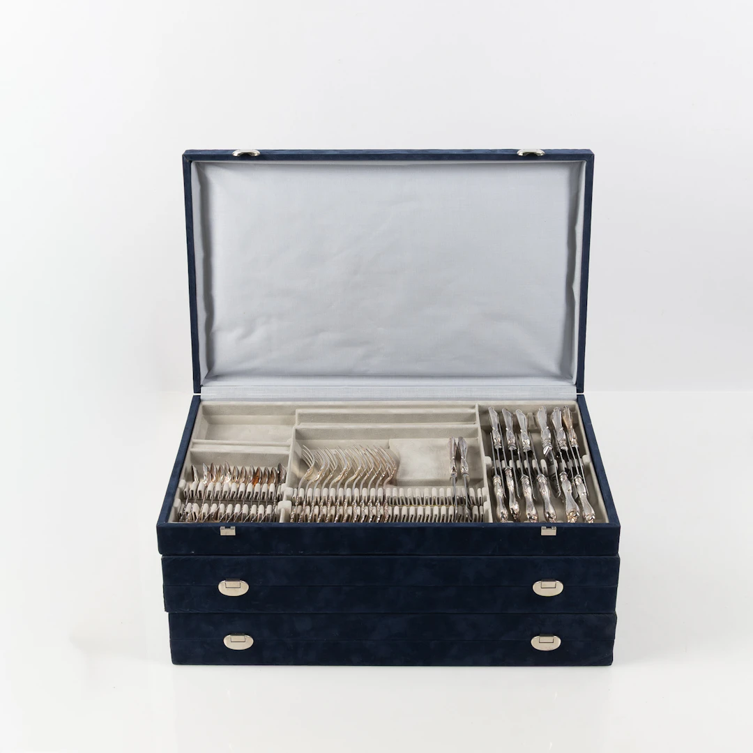 BESTICKUPPSÄTTNING "Olga", silver, 114 delar i etui, LIDK, Linköping, 1997.