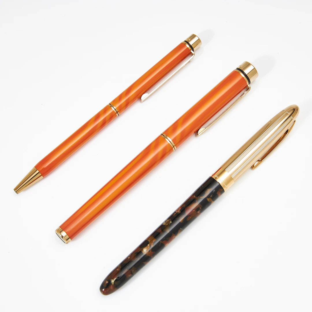 SHEAFFER, reservoarpennor och blyerts, 2+1 st, 18 k och 14 k guldstift, USA.