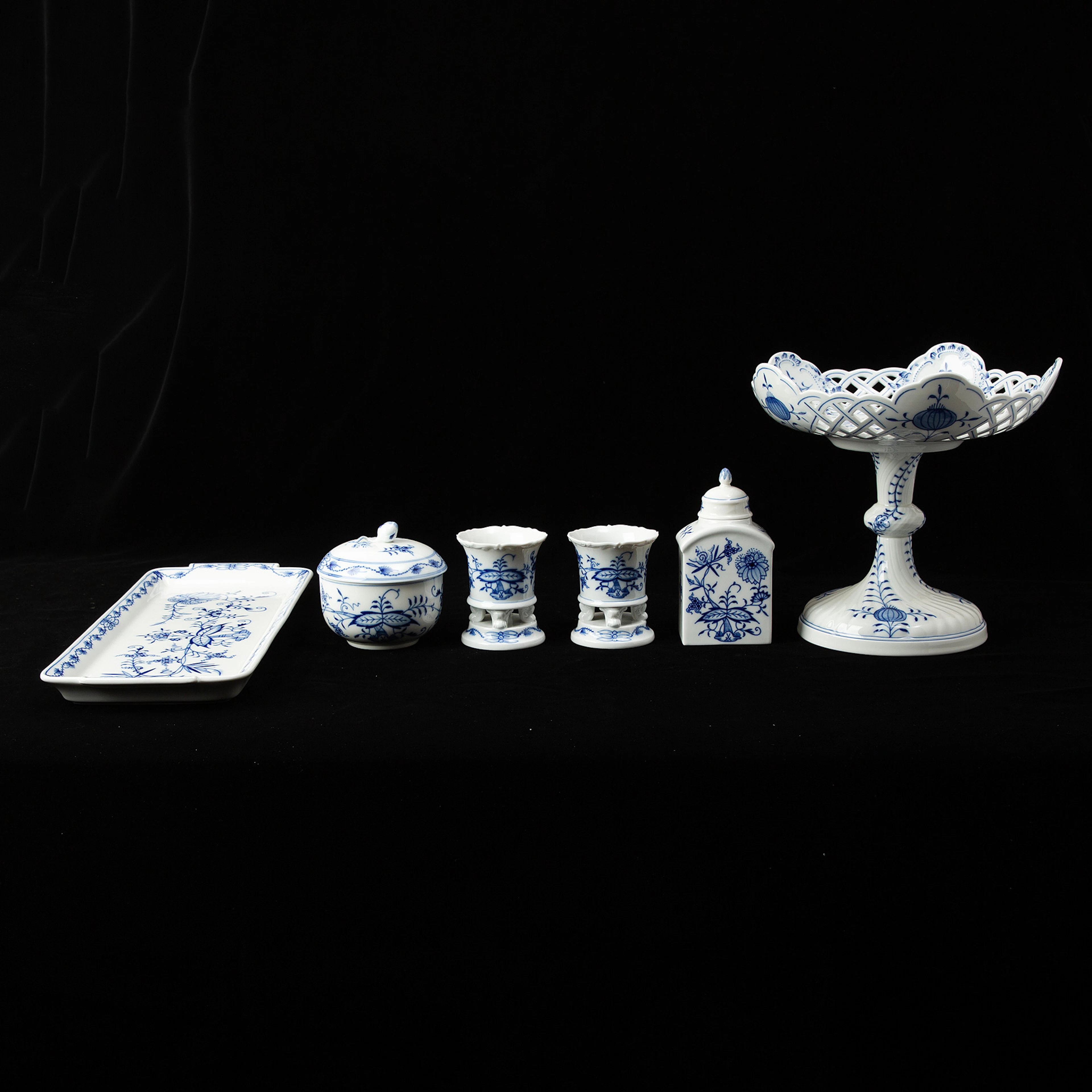 SERVISDELAR. 6 st, "Lökmönstret", porslin, Meissen.