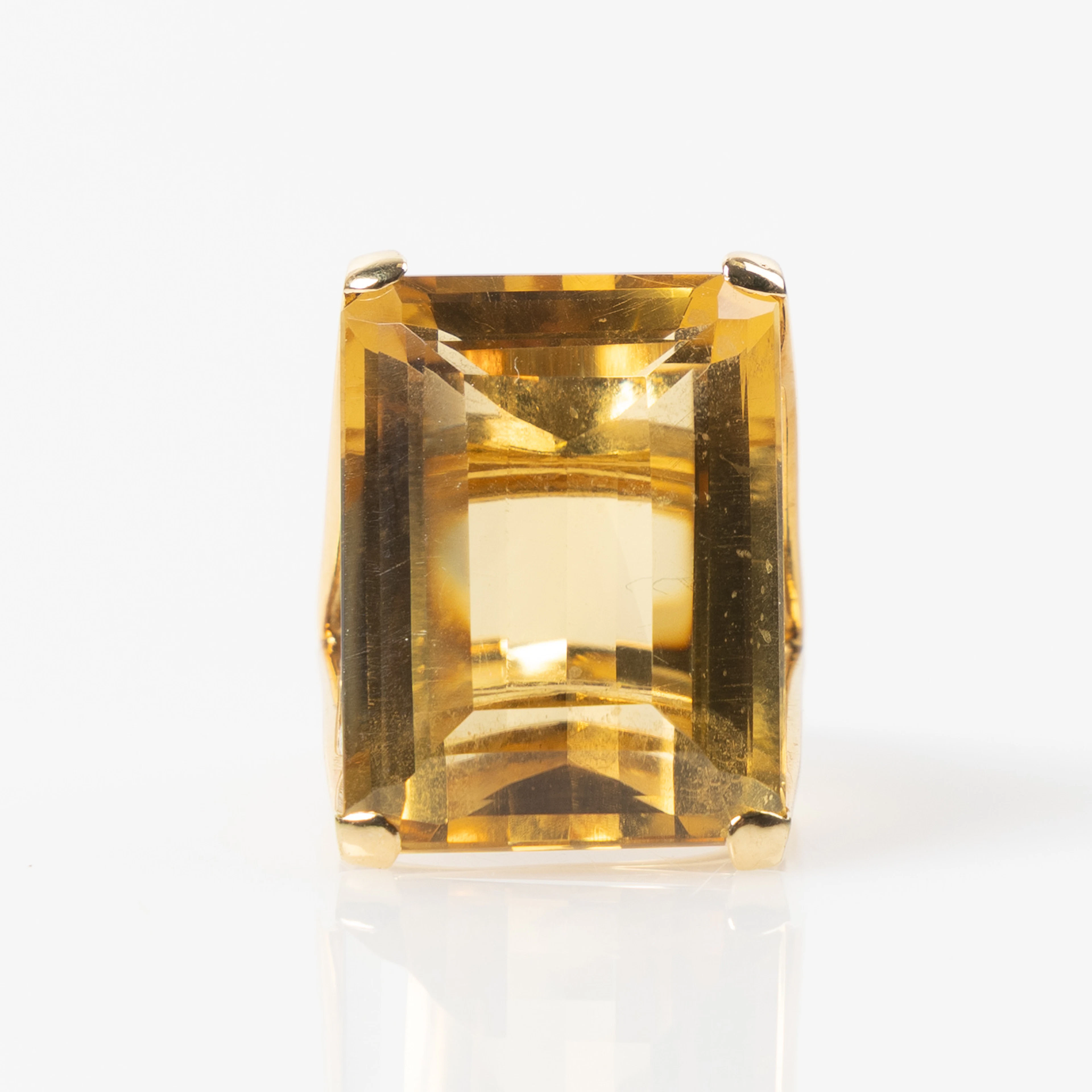 BUCHERER, ring, 18K guld med citrin.