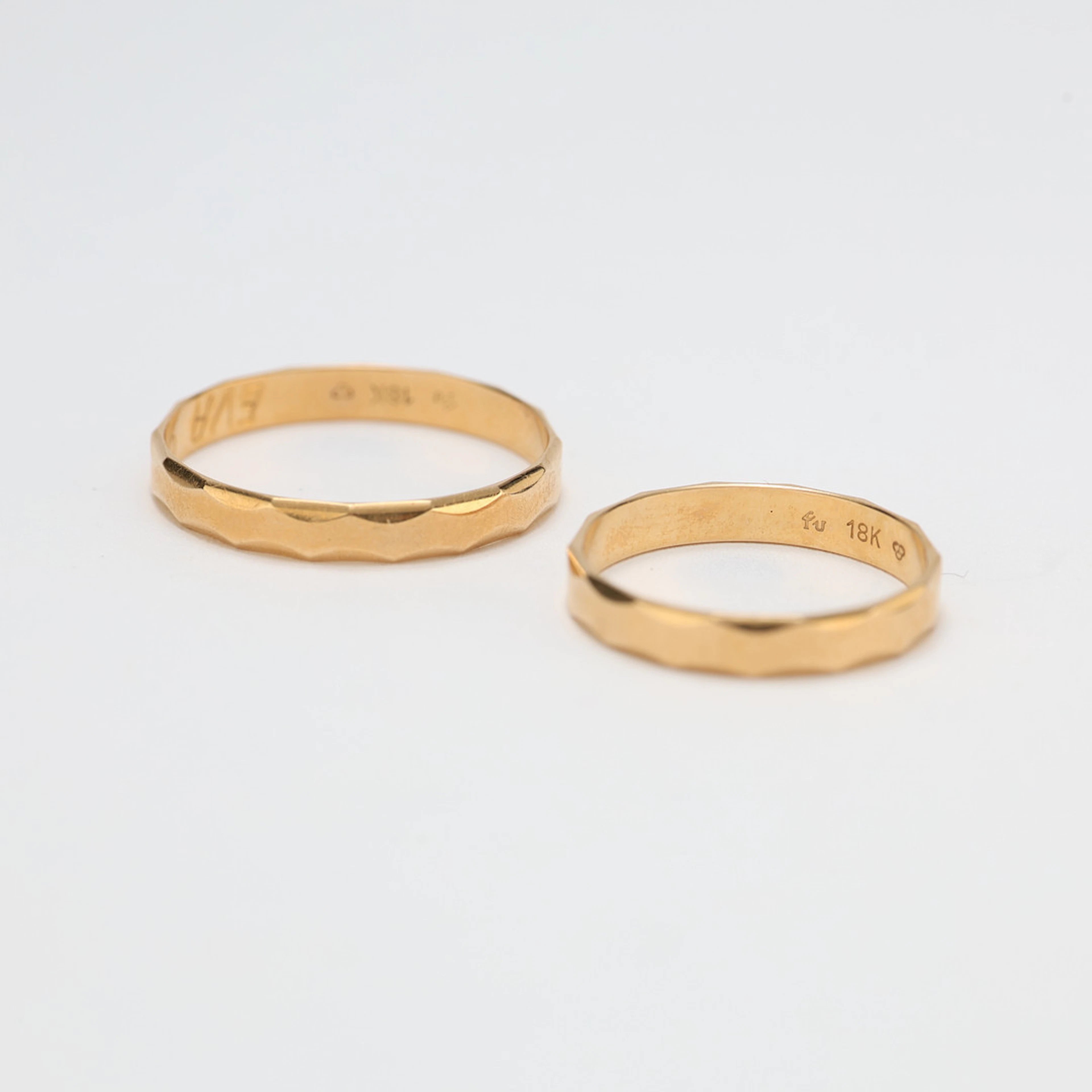 VIGSELRINGAR, 1 par, 18K guld.
