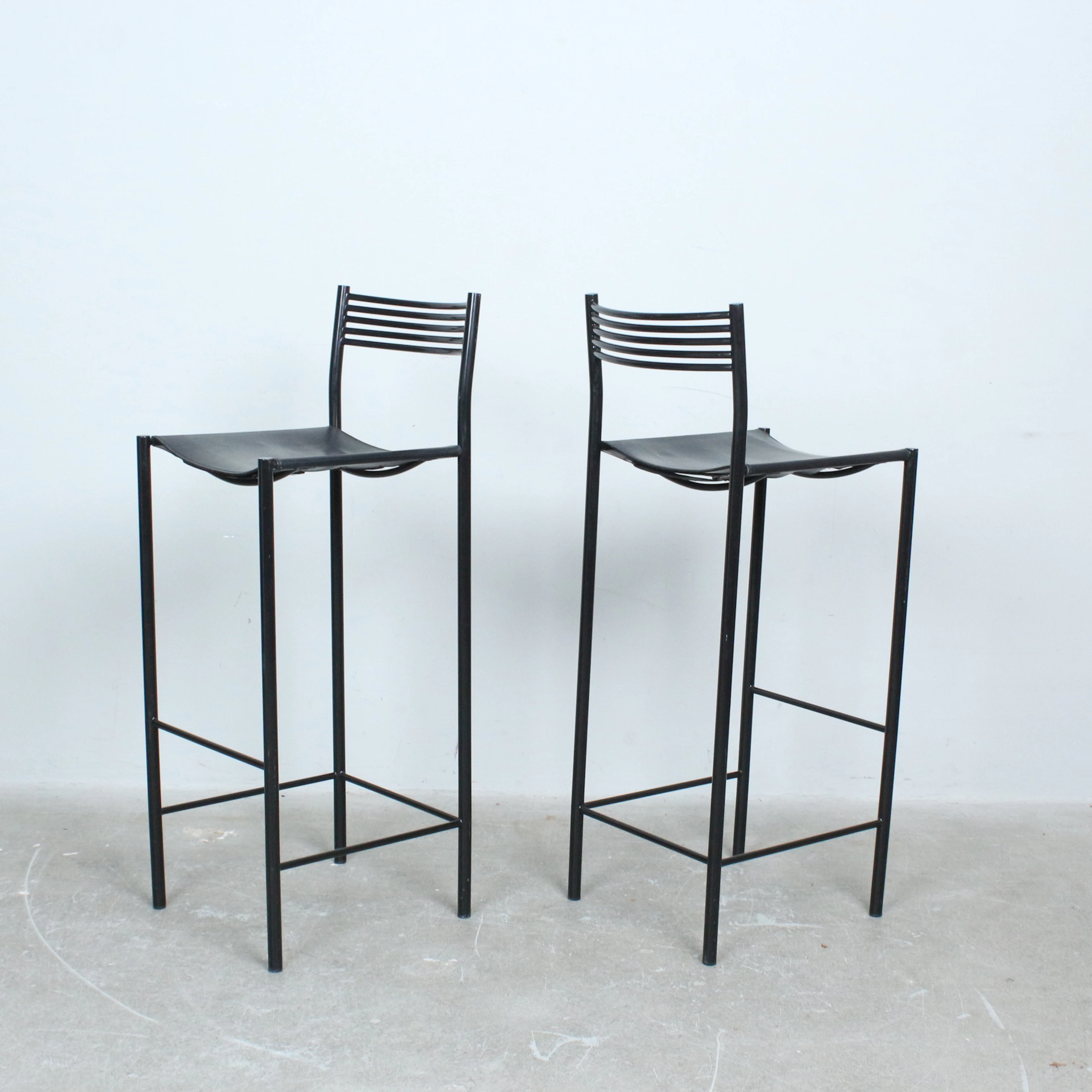 PETER MALY. Zwei Barhocker für LIGNE ROSET.