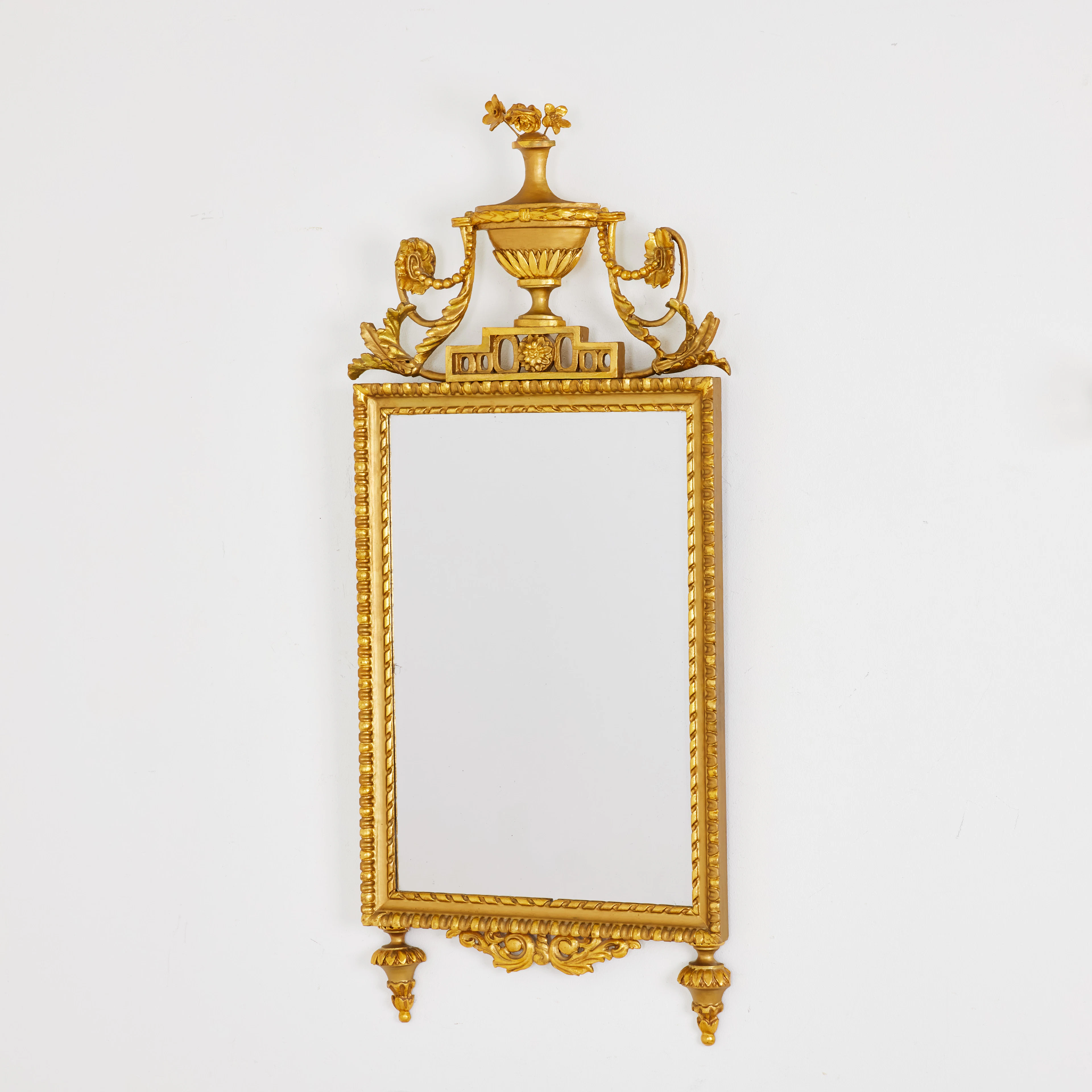 VÄGGSPEGEL. Empirestil, bronserad, skuren dekor, 18/1900-tal.