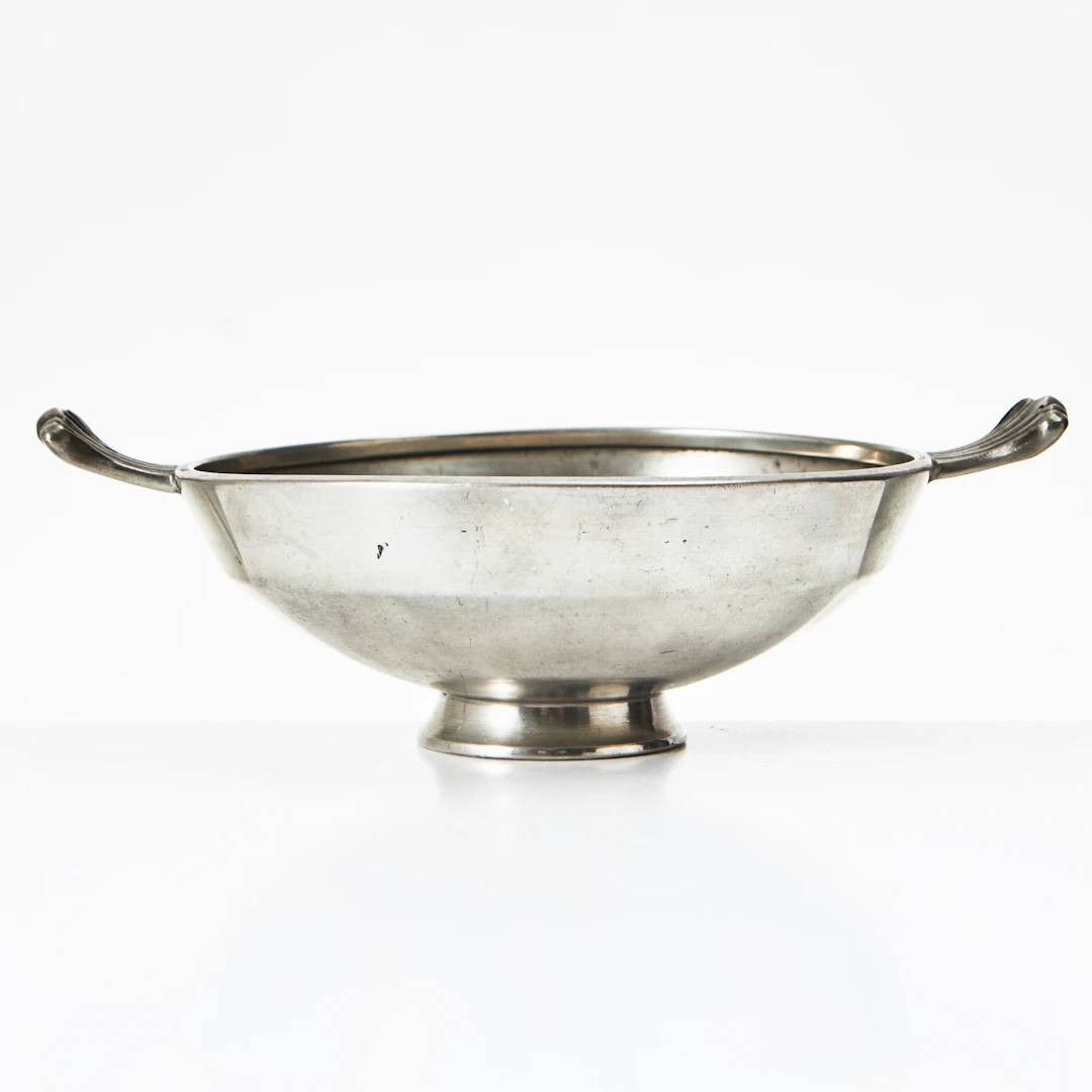 SVENSKT TENN, skål, tenn, Stockholm 1928, med hänklar, etsad dekor.