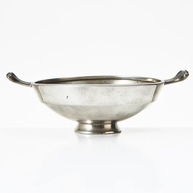 SVENSKT TENN, skål, tenn, Stockholm 1928, med hänklar, etsad dekor.